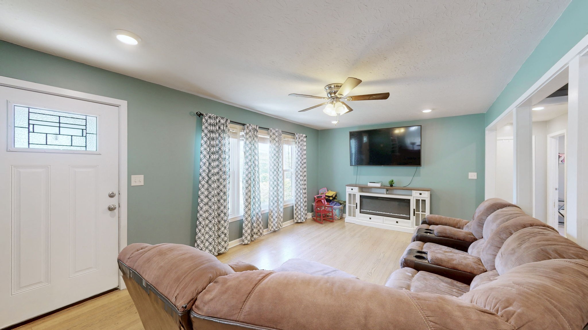128 Jefferson Ave W