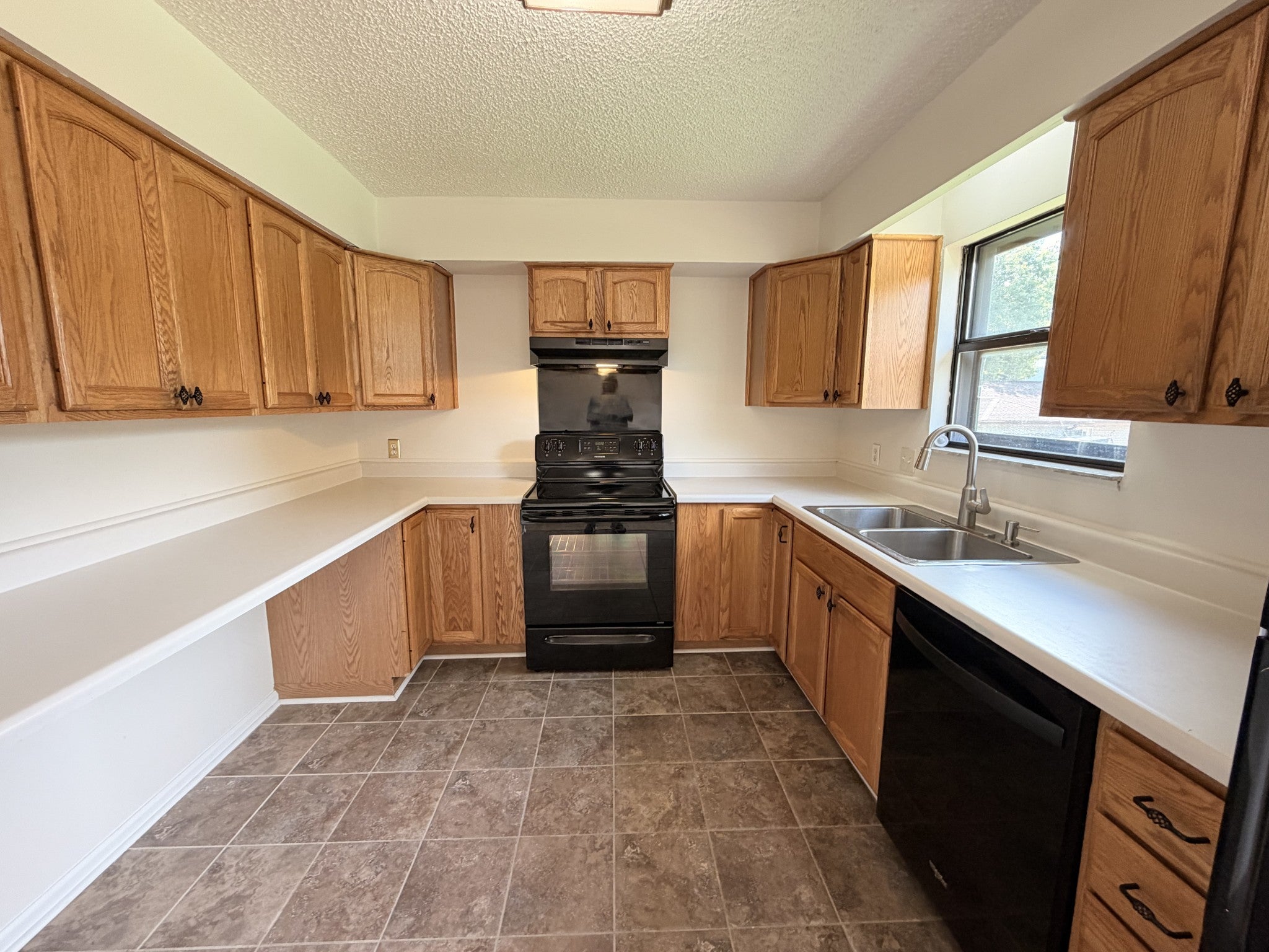 3-bed home sold in Nashville, TN 37211, 303 Paragon Mills Rd 303 Paragon Mills Rd, Nashville TN 37211 3-bed home, photo 2 of 22