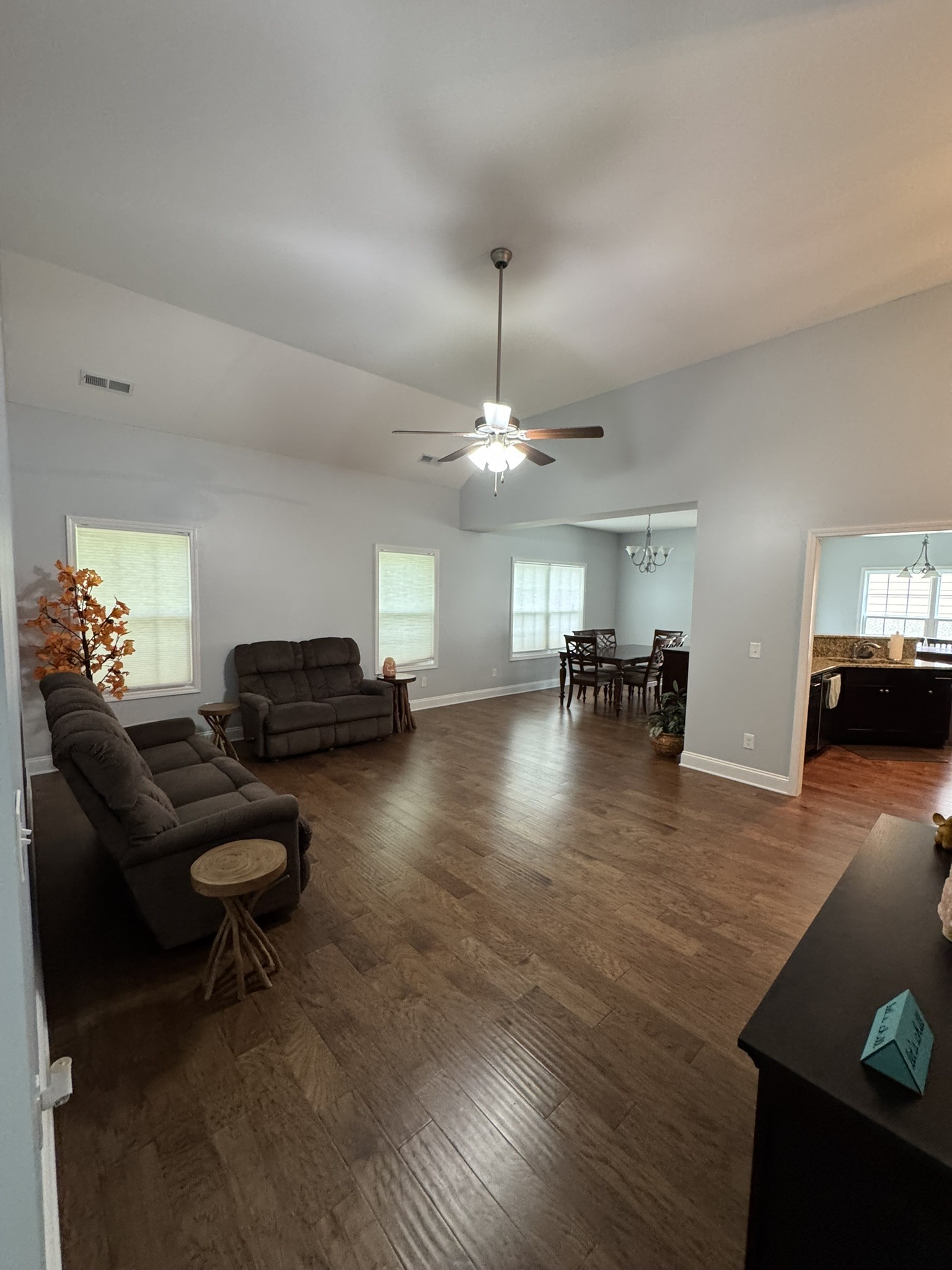 3633 Jerry Anderson Dr