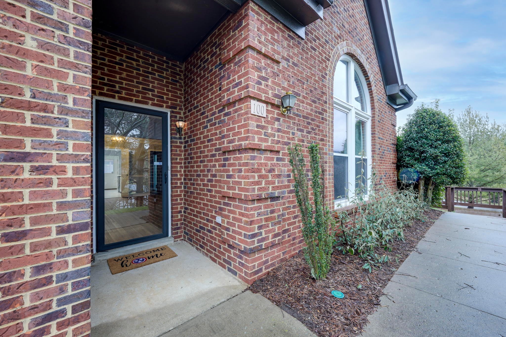 100 Highland Villa Dr