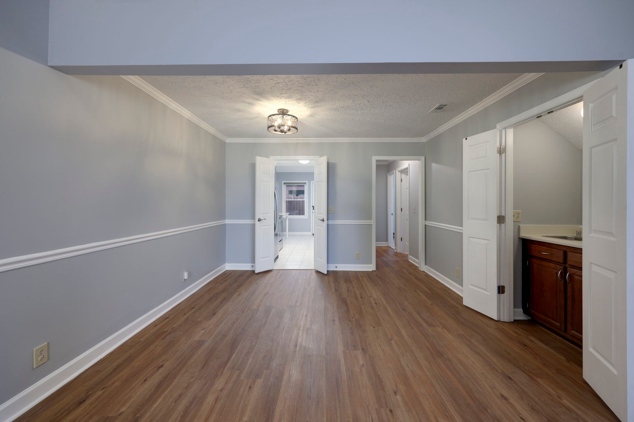 100 Highland Villa Dr