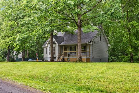 1008 Cross Country Dr Kingston Springs TN 37082