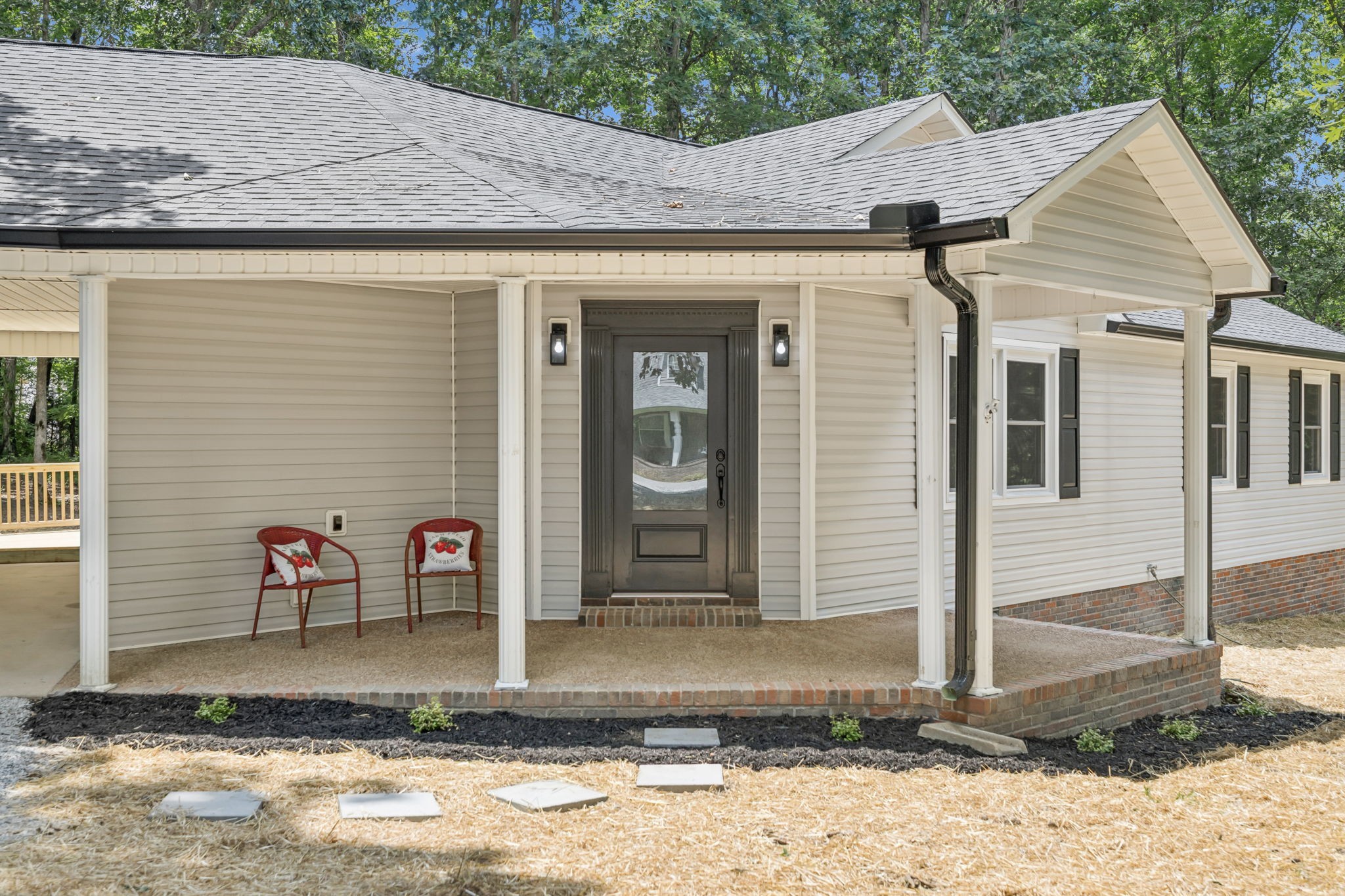 253 Troy Ln