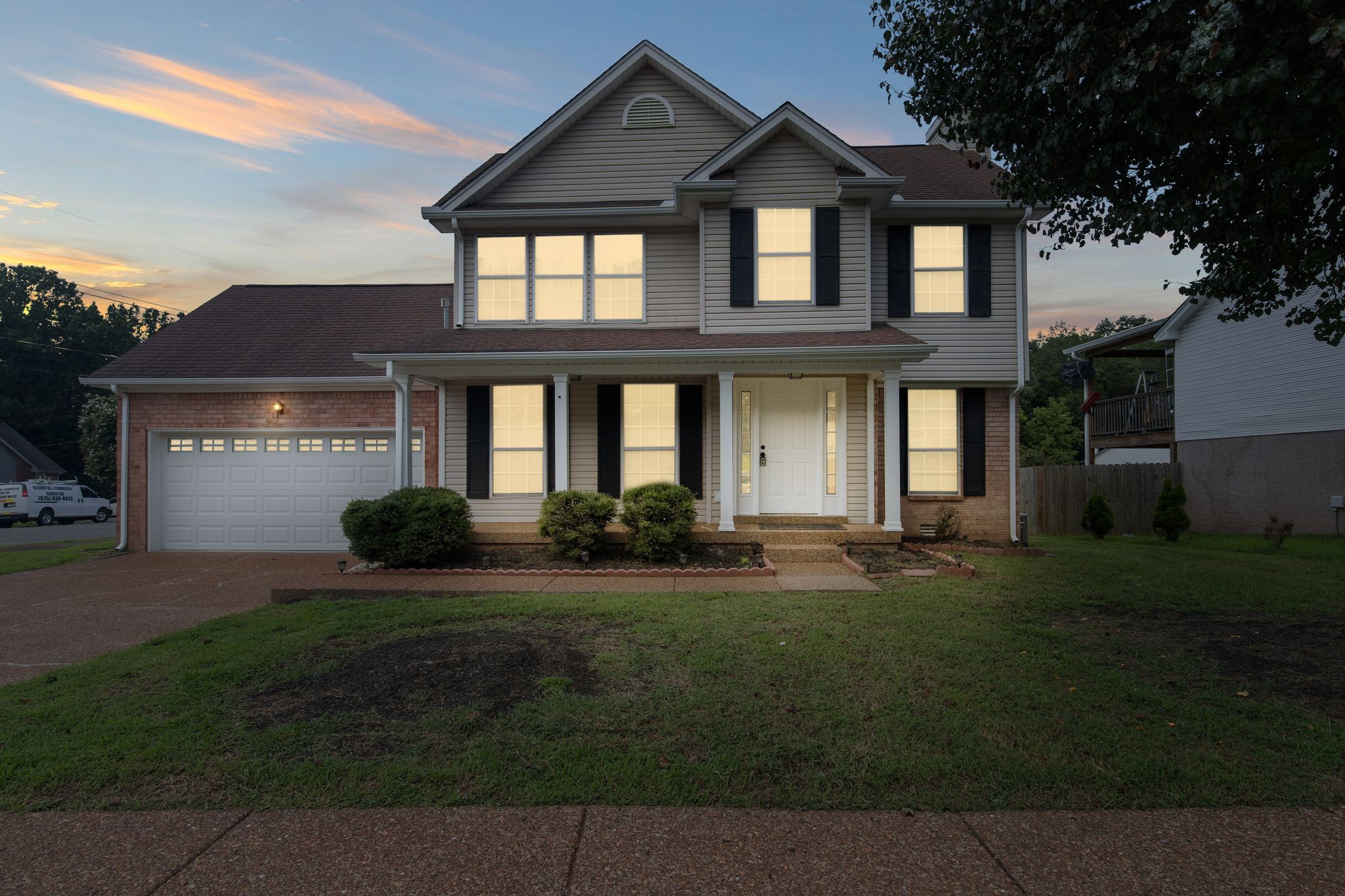 3737 Belle Oaks Dr
