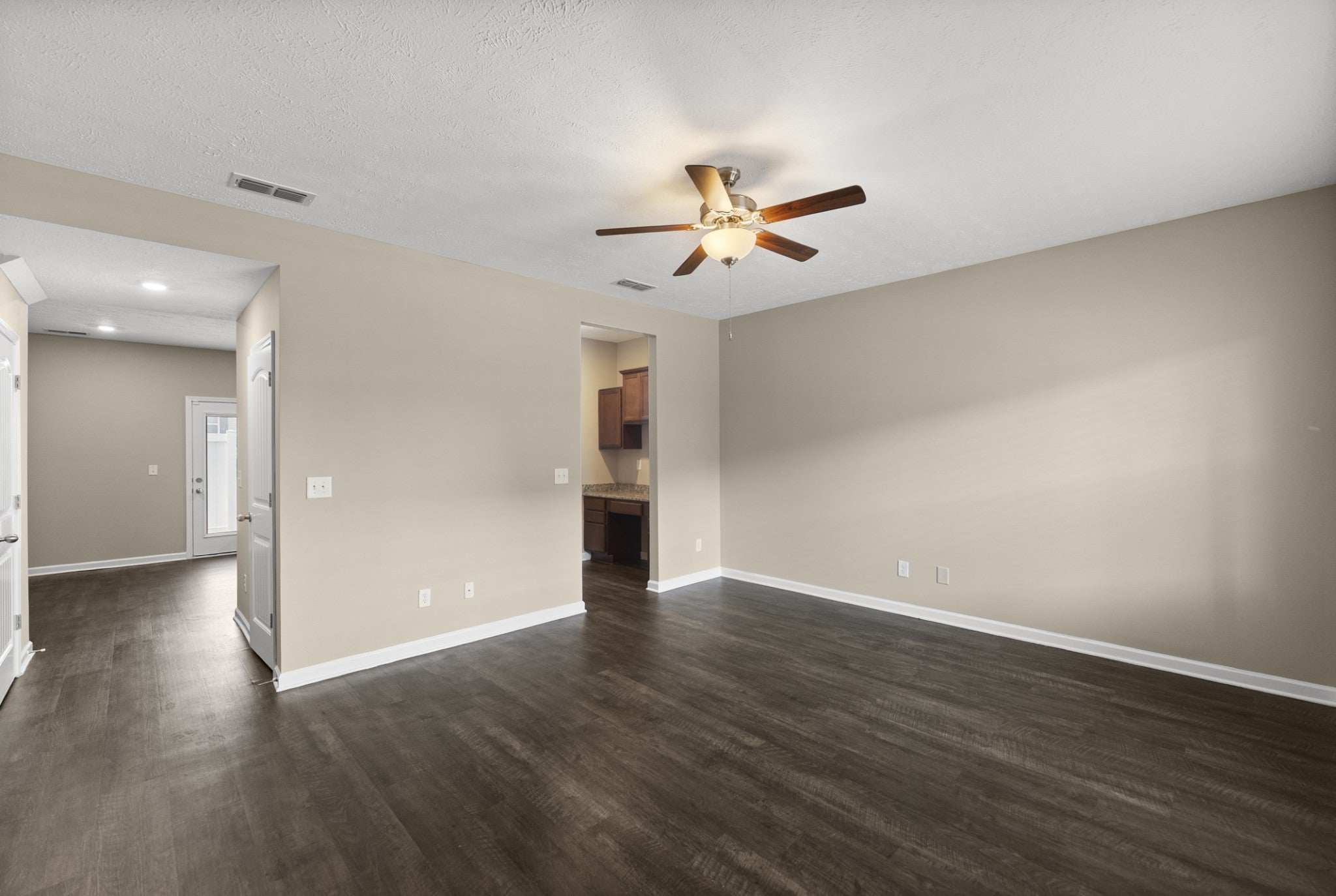 3-bed condo for sale in Antioch, TN 37013, 4125 Saddlecreek Way 4125 Saddlecreek Way, Antioch TN 37013 3-bed condo, photo 4 of 25