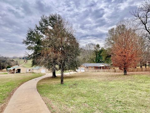 1595 Hurricane Creek Rd Lawrenceburg TN 38464