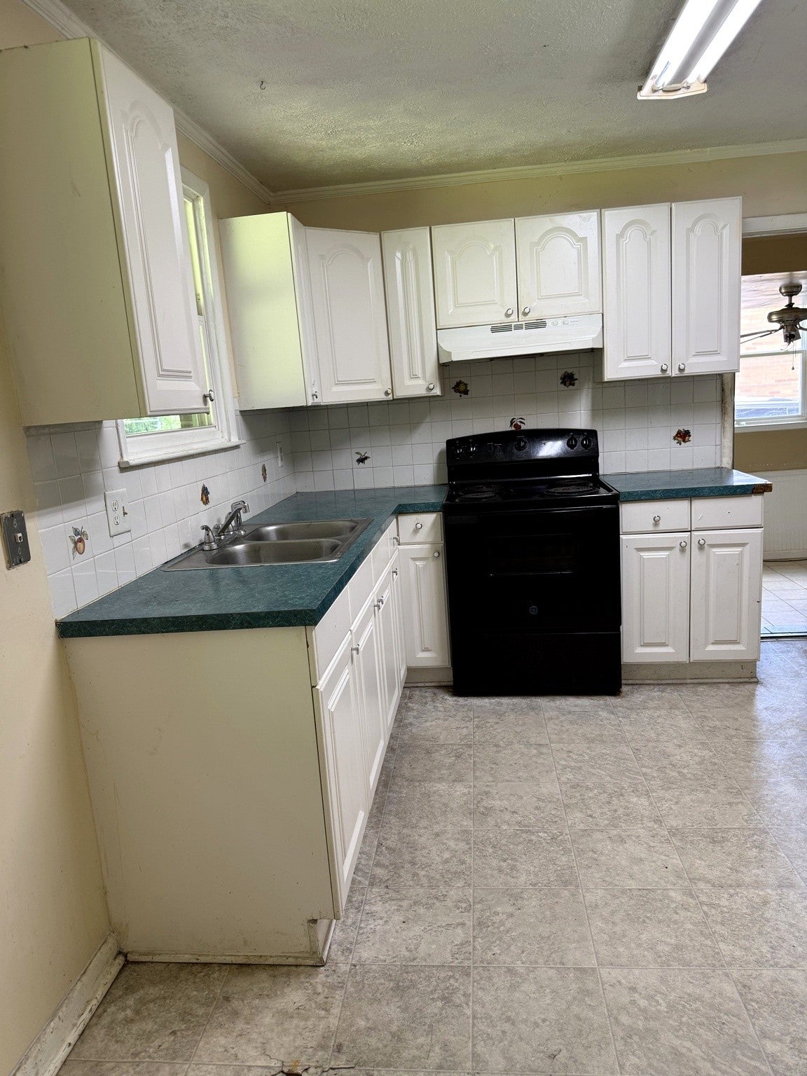 4045 Buena Vista Pike