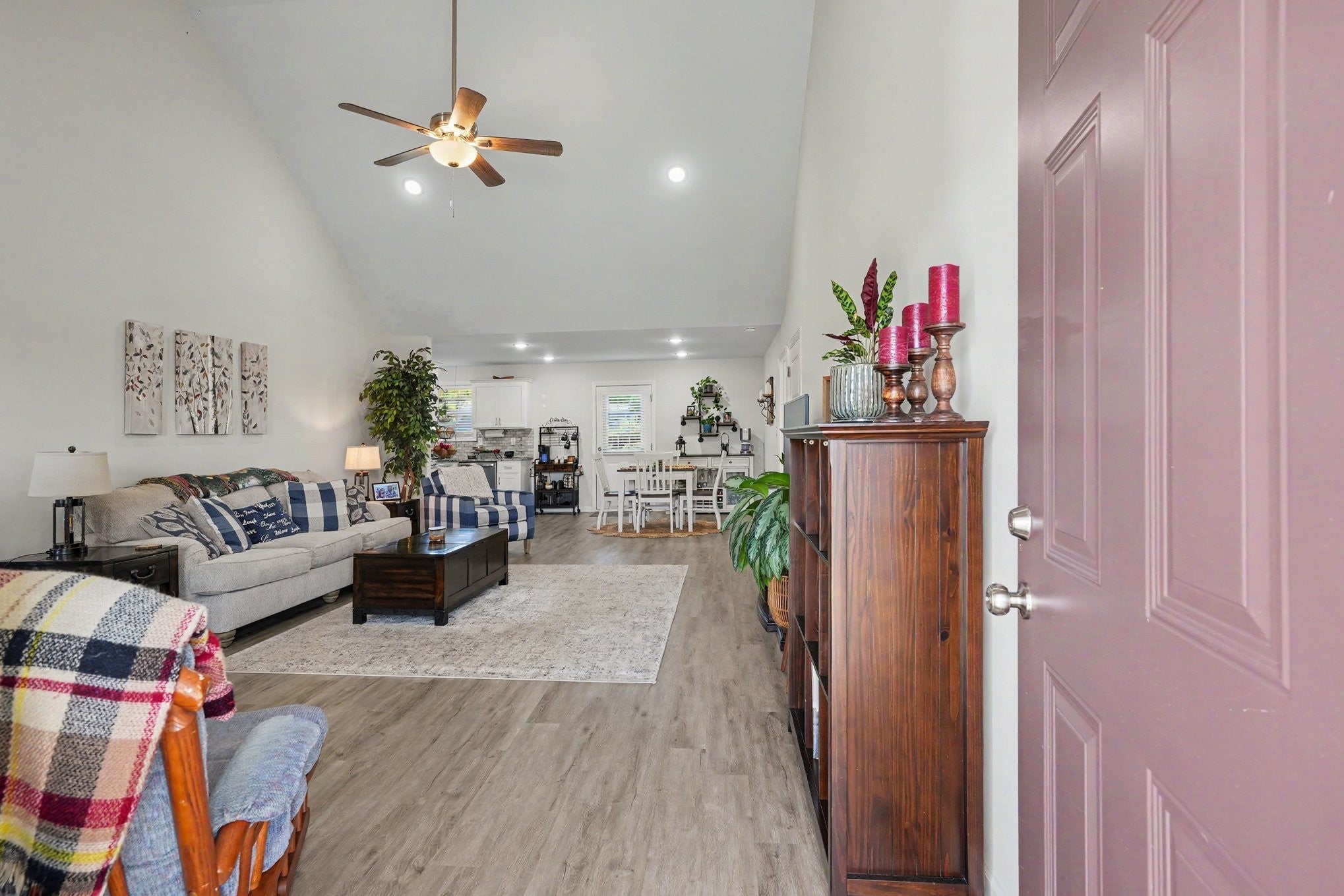 483 Shannon Ct