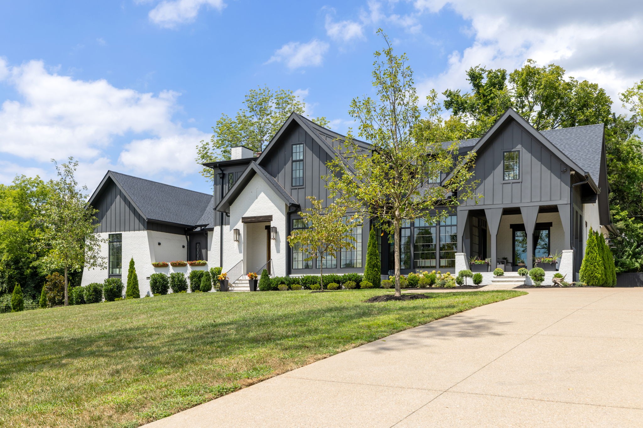 1144 Oman Dr