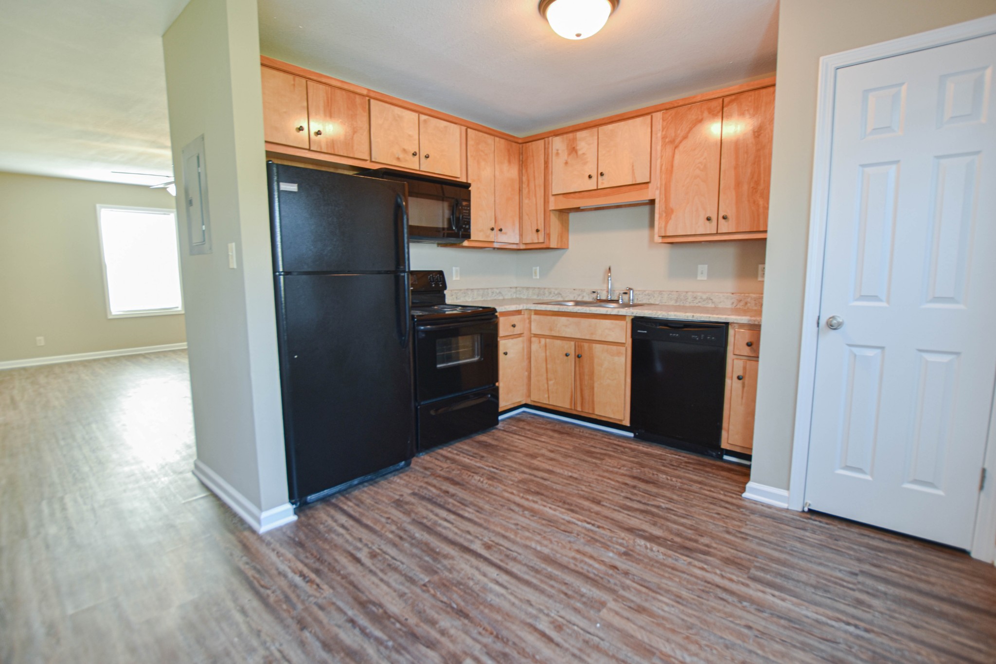 1030 W Creek Coyote Trl E