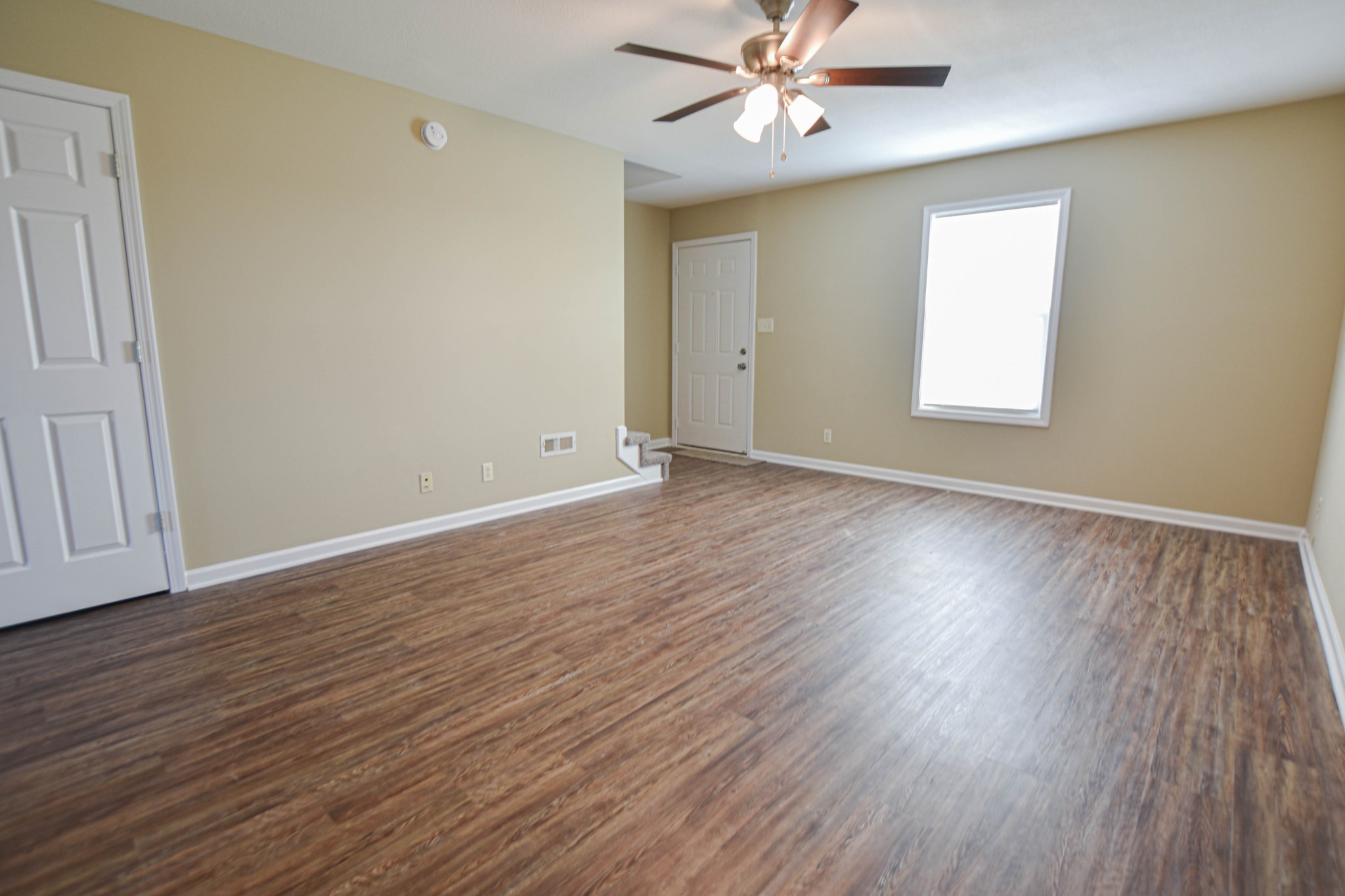 1030 W Creek Coyote Trl E