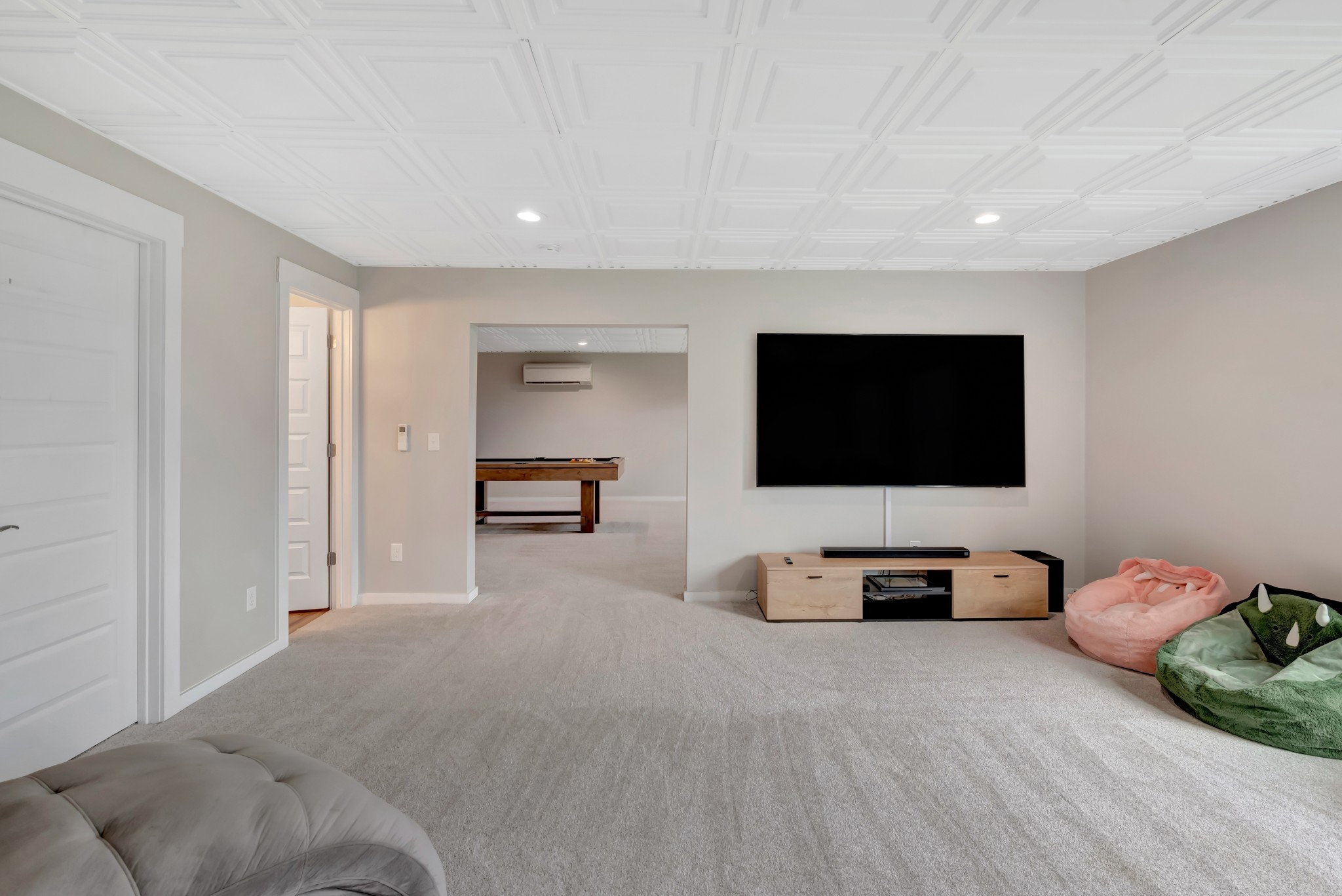 Thompsons Station, Tennessee 37179, United States, 5 Bedrooms Bedrooms, ,5 BathroomsBathrooms,Residential,Active,208640