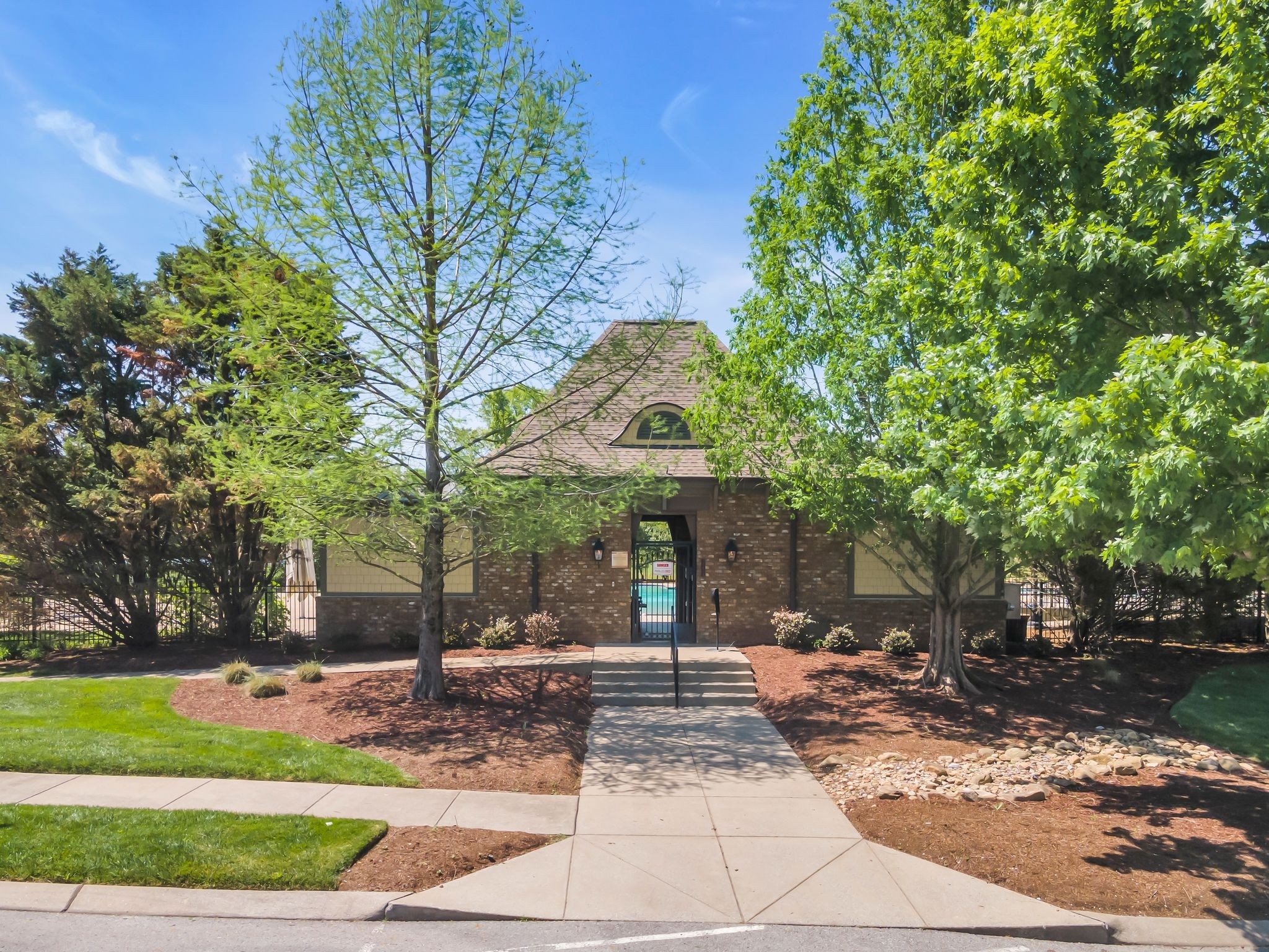 Thompsons Station, Tennessee 37179, United States, 5 Bedrooms Bedrooms, ,5 BathroomsBathrooms,Residential,Active,208640