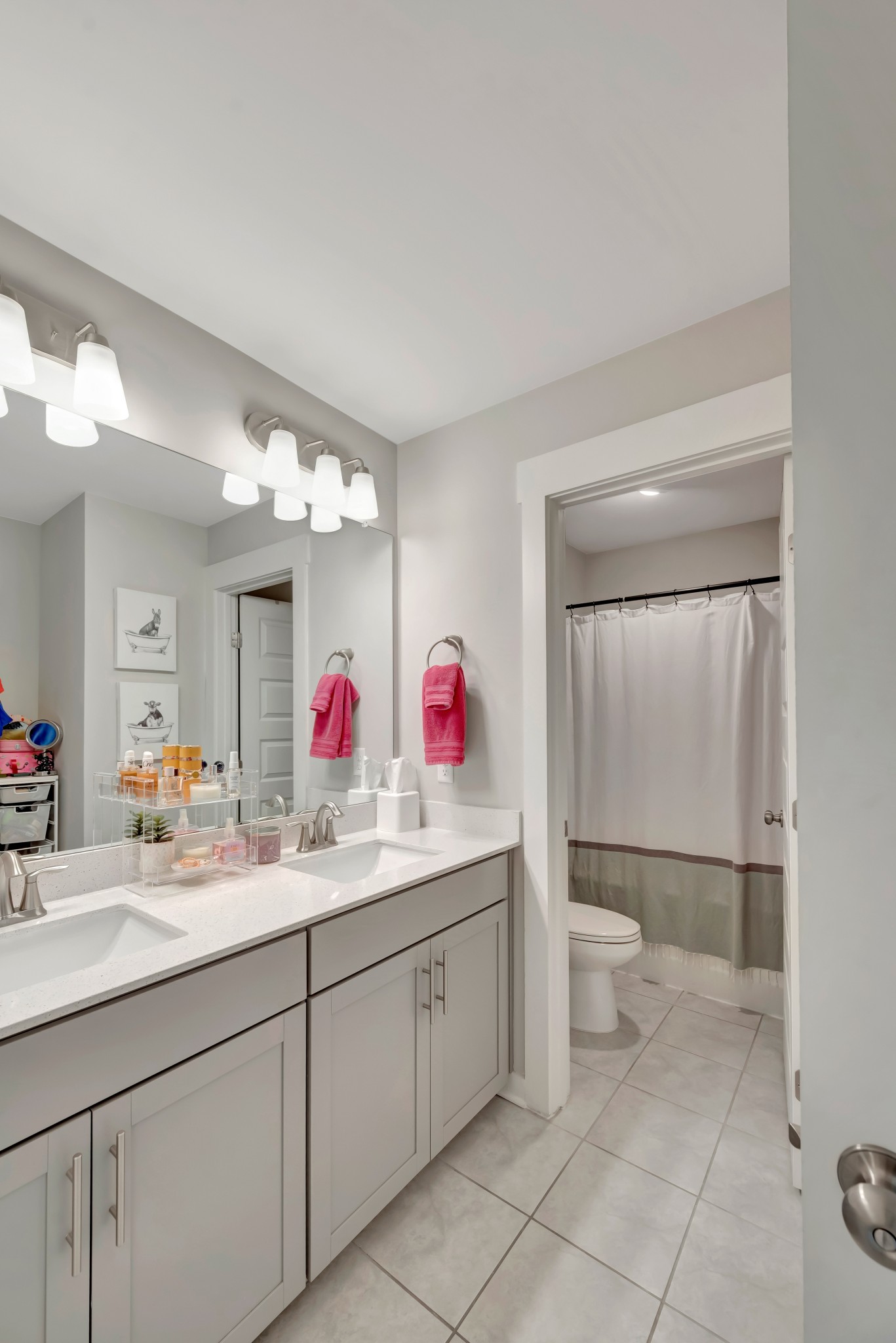 Thompsons Station, Tennessee 37179, United States, 5 Bedrooms Bedrooms, ,5 BathroomsBathrooms,Residential,Active,208640