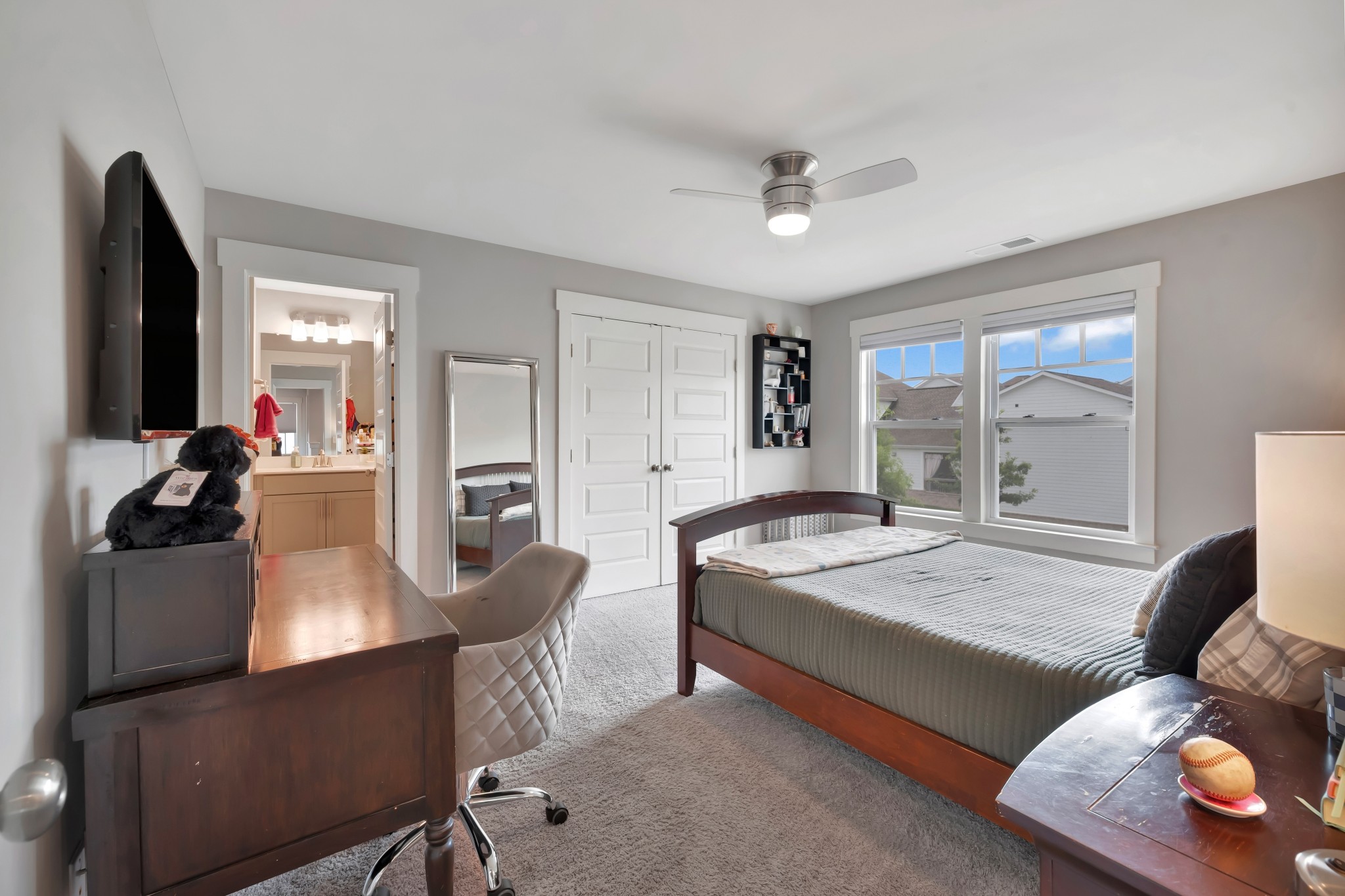 Thompsons Station, Tennessee 37179, United States, 5 Bedrooms Bedrooms, ,5 BathroomsBathrooms,Residential,Active,208640