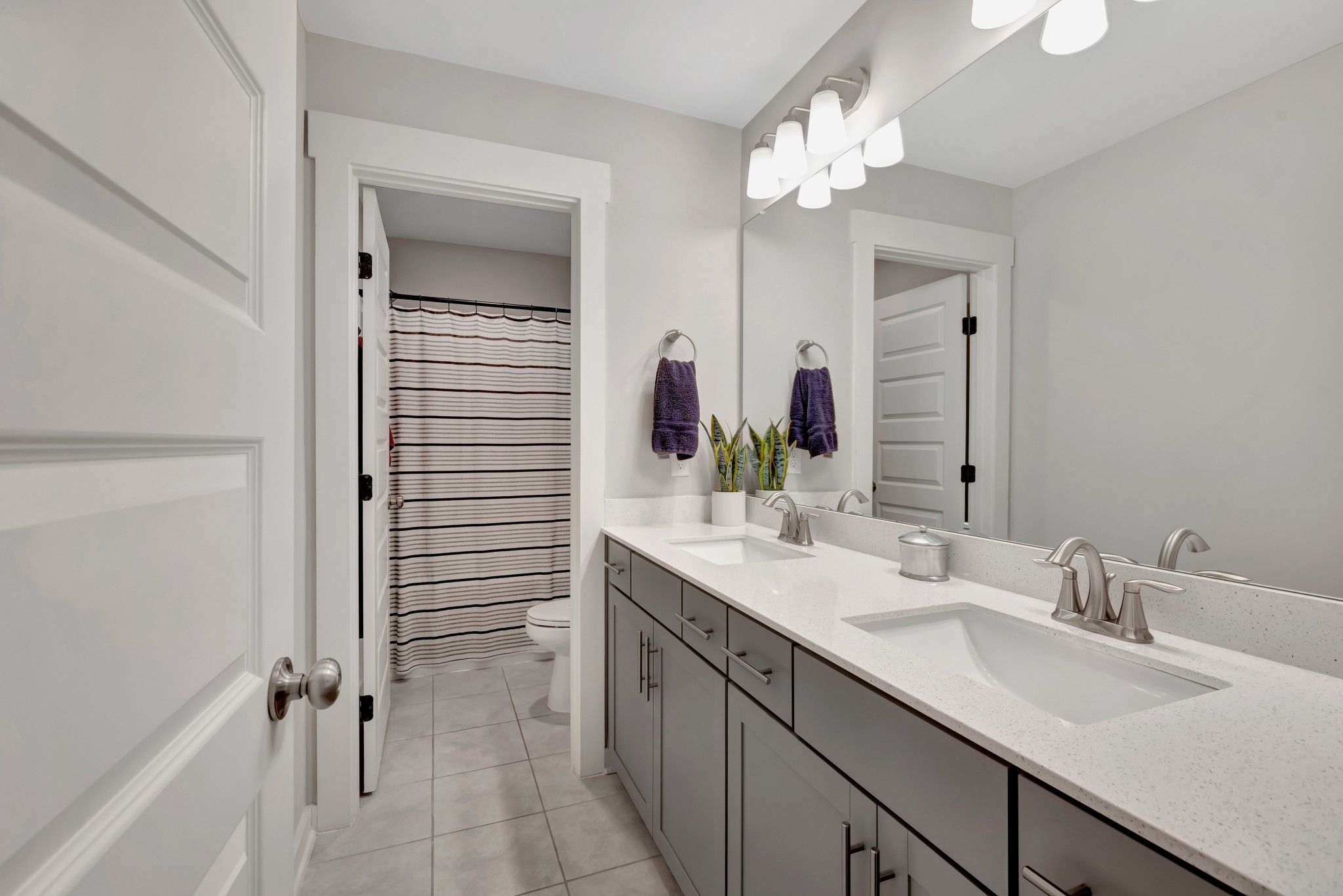 Thompsons Station, Tennessee 37179, United States, 5 Bedrooms Bedrooms, ,5 BathroomsBathrooms,Residential,Active,208640