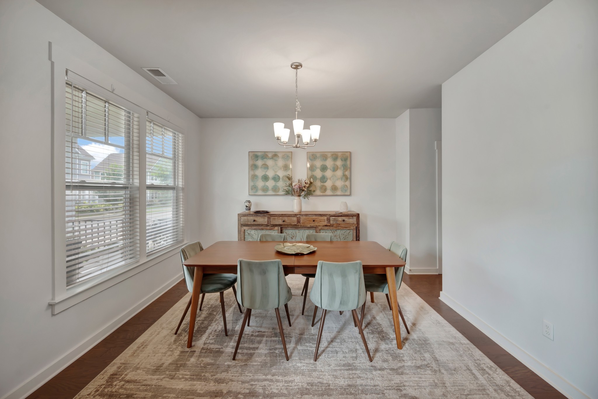 Thompsons Station, Tennessee 37179, United States, 5 Bedrooms Bedrooms, ,5 BathroomsBathrooms,Residential,Active,208640