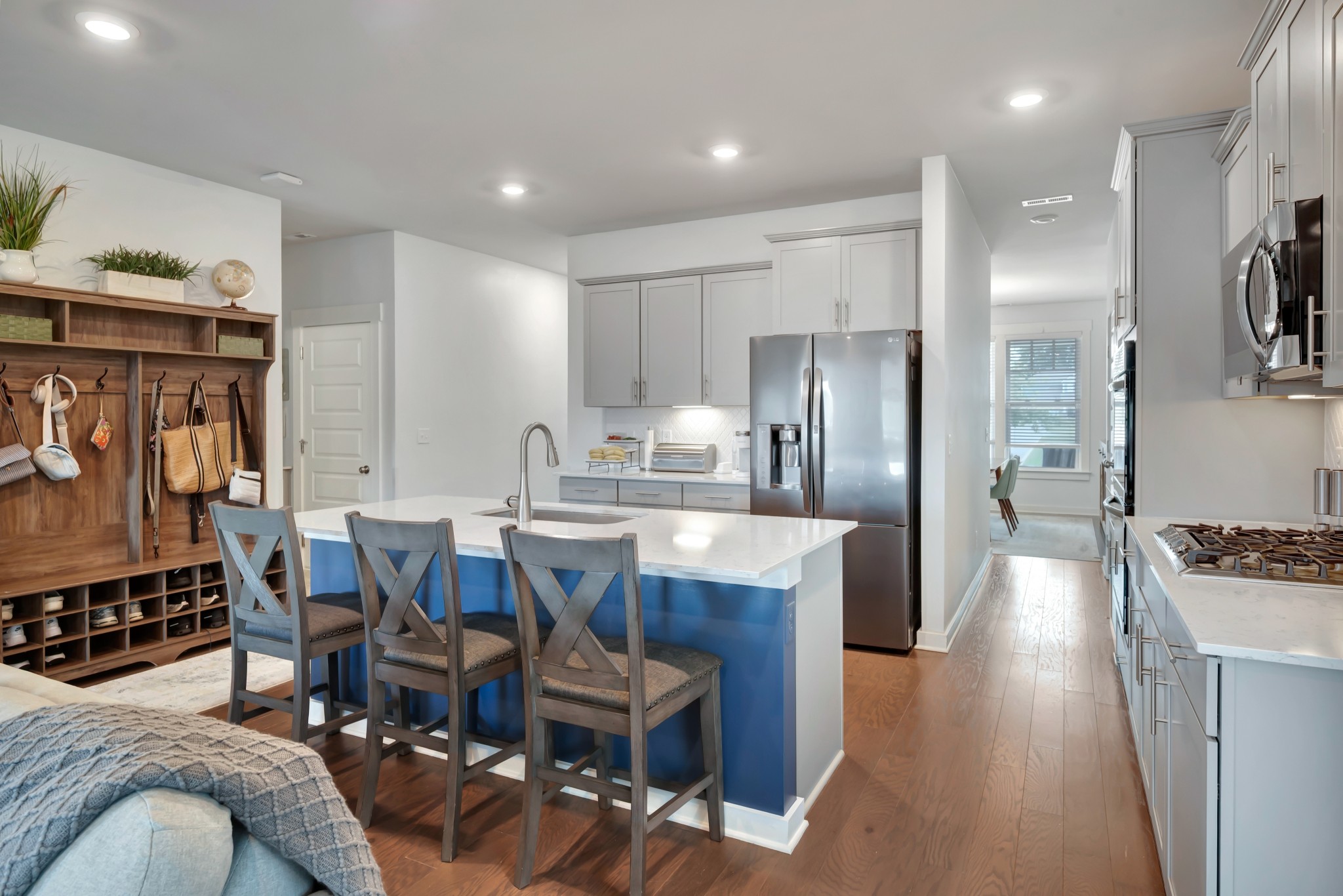 Thompsons Station, Tennessee 37179, United States, 5 Bedrooms Bedrooms, ,5 BathroomsBathrooms,Residential,Active,208640