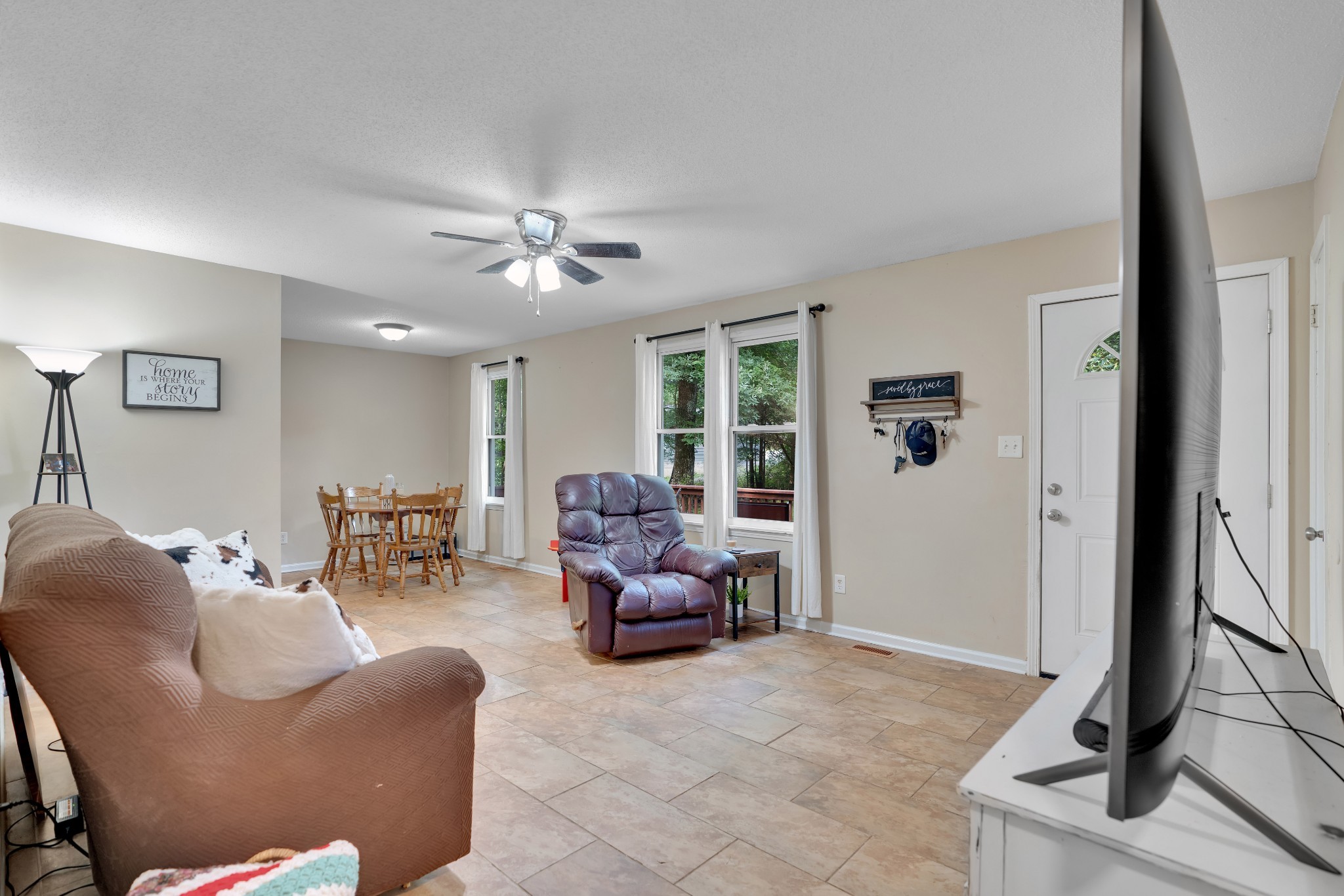 2272 Ferry Rd