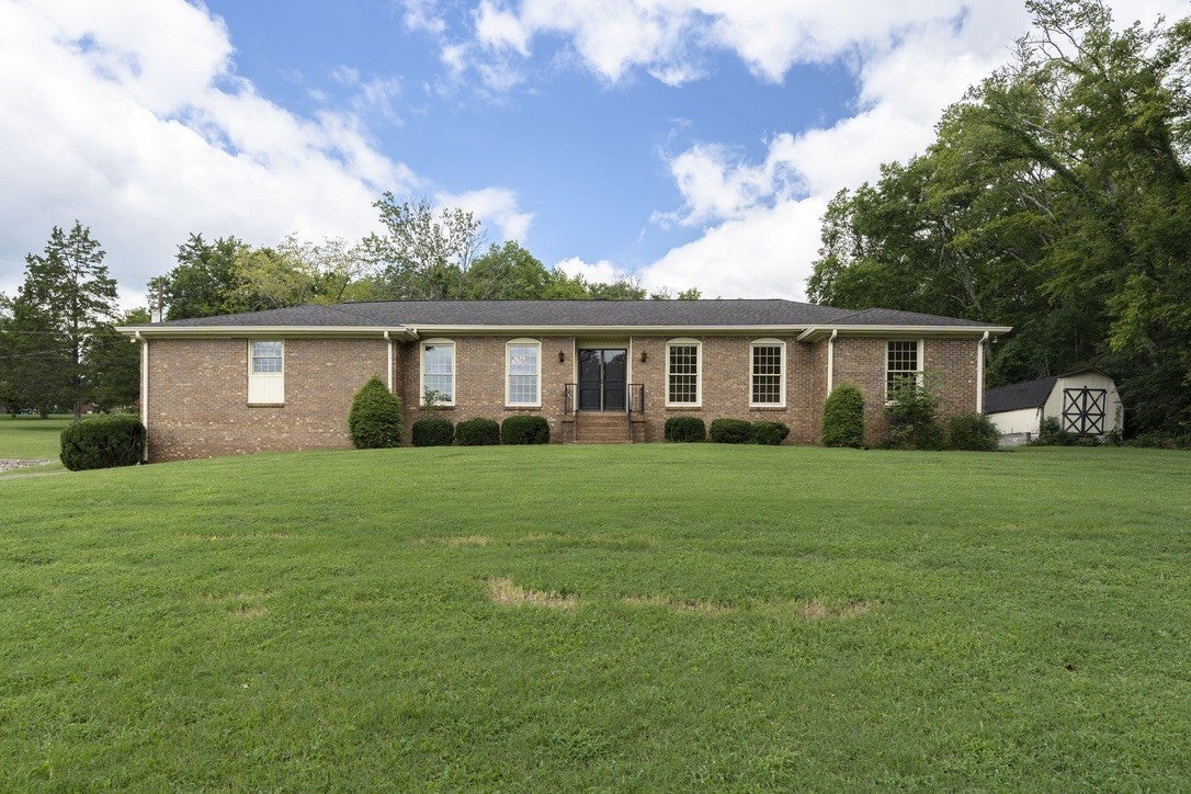3-bed home for sale in Madison, TN 37115, 2314 East Hill Dr 2314 East Hill Dr, Madison TN 37115 3-bed home, photo 1 of 40