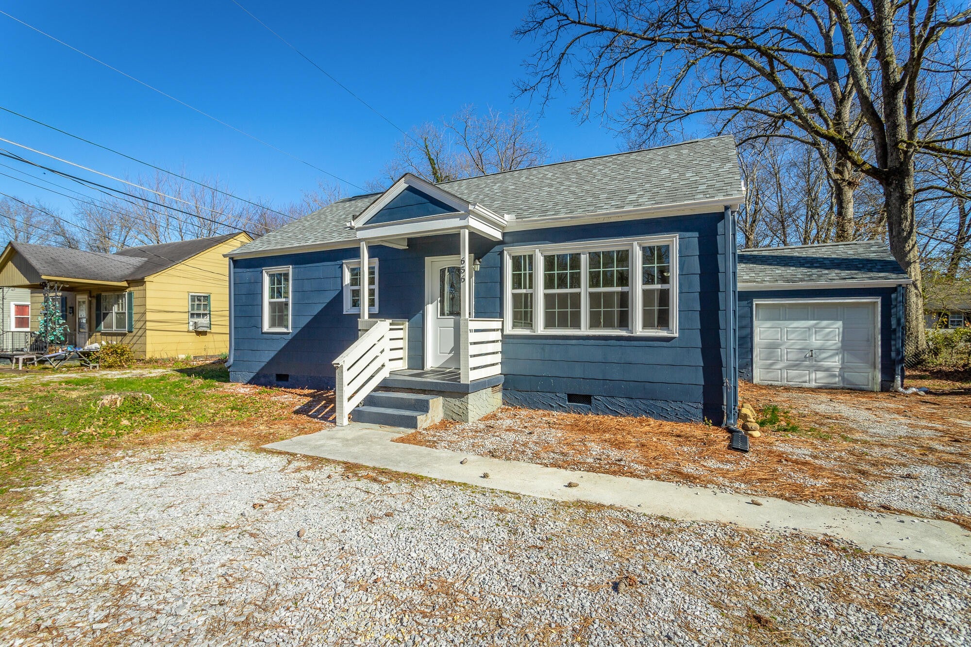 656 N Moore Road