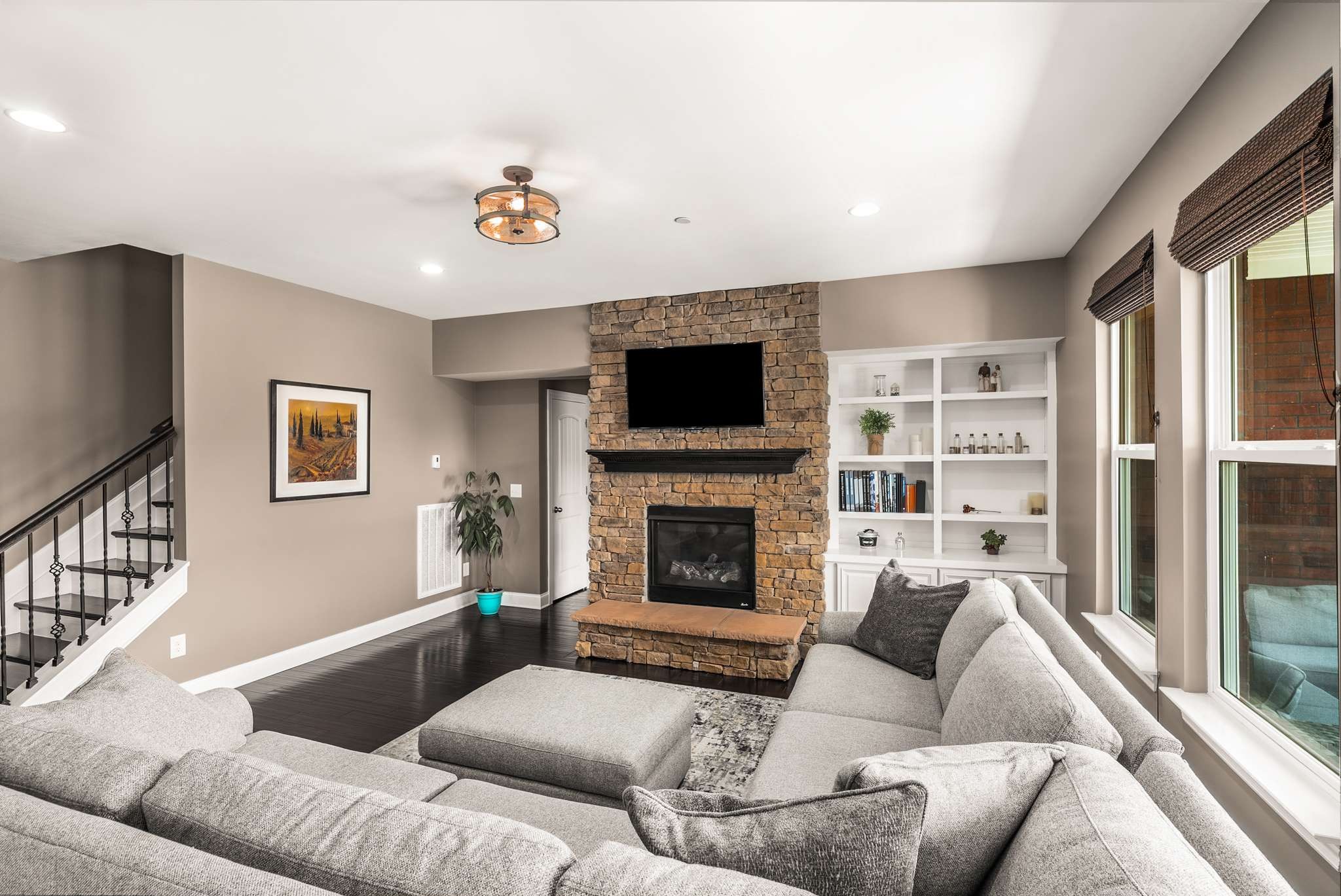 4604 Robin Ln