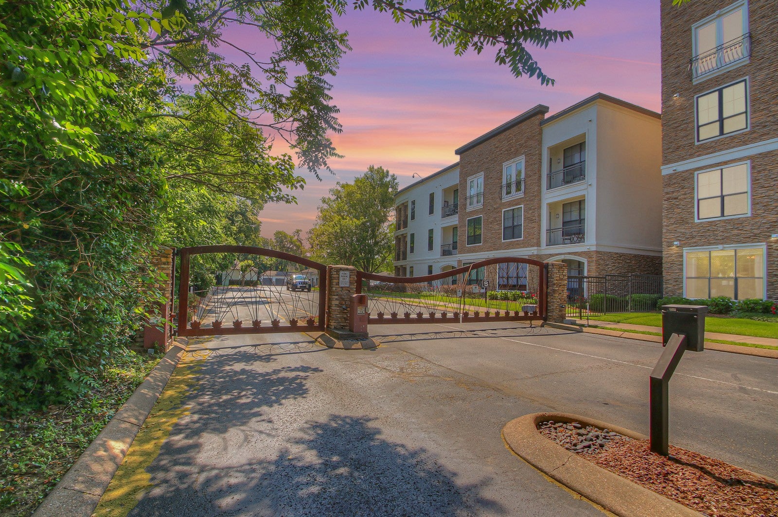 2600 hillsboro pike 243