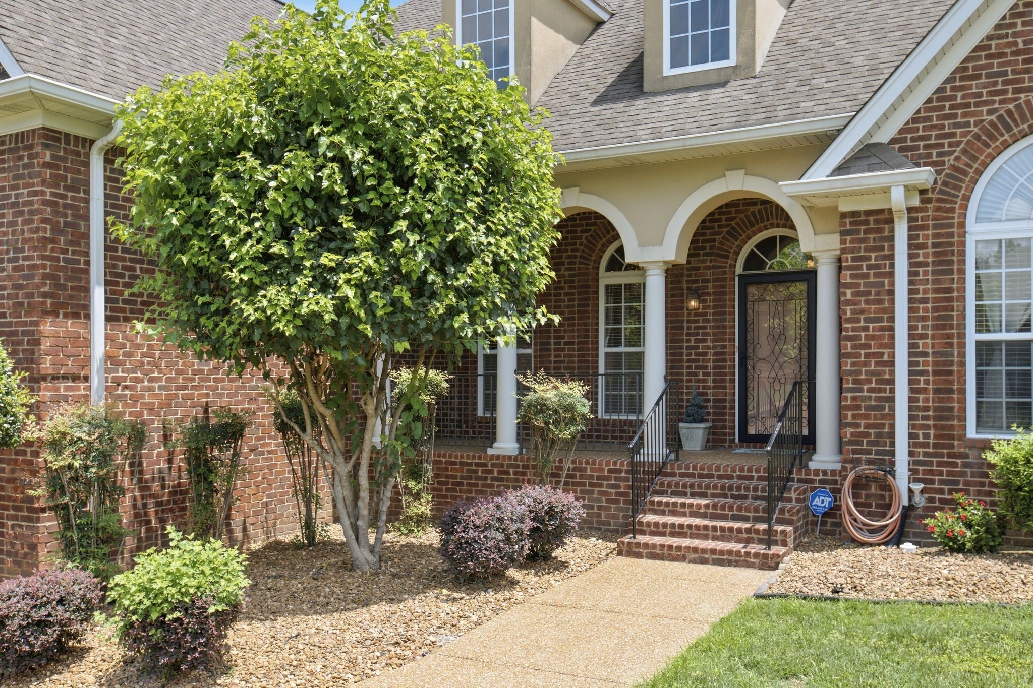 103 Lexington Dr