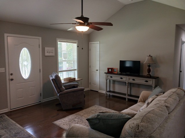 209 Cedar Ln