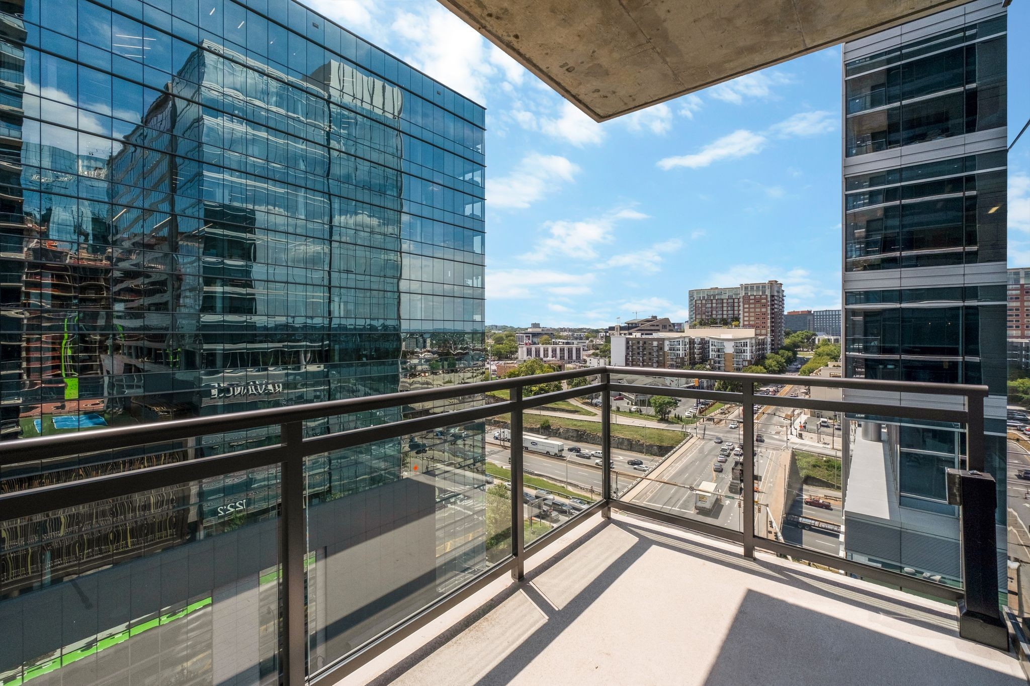 1212 Demonbreun st #1002 (B2) CORNER