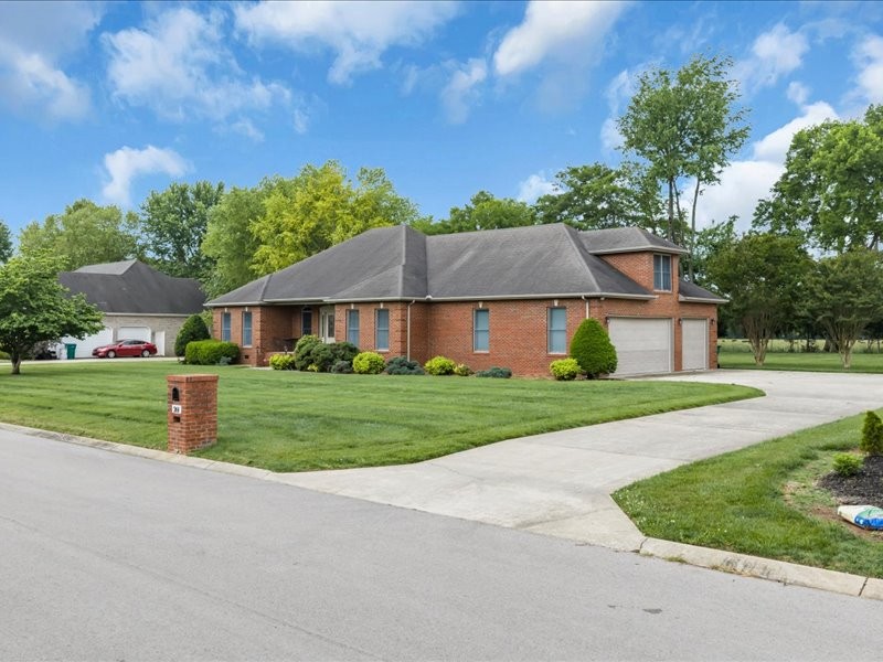 261 Bell Dr W