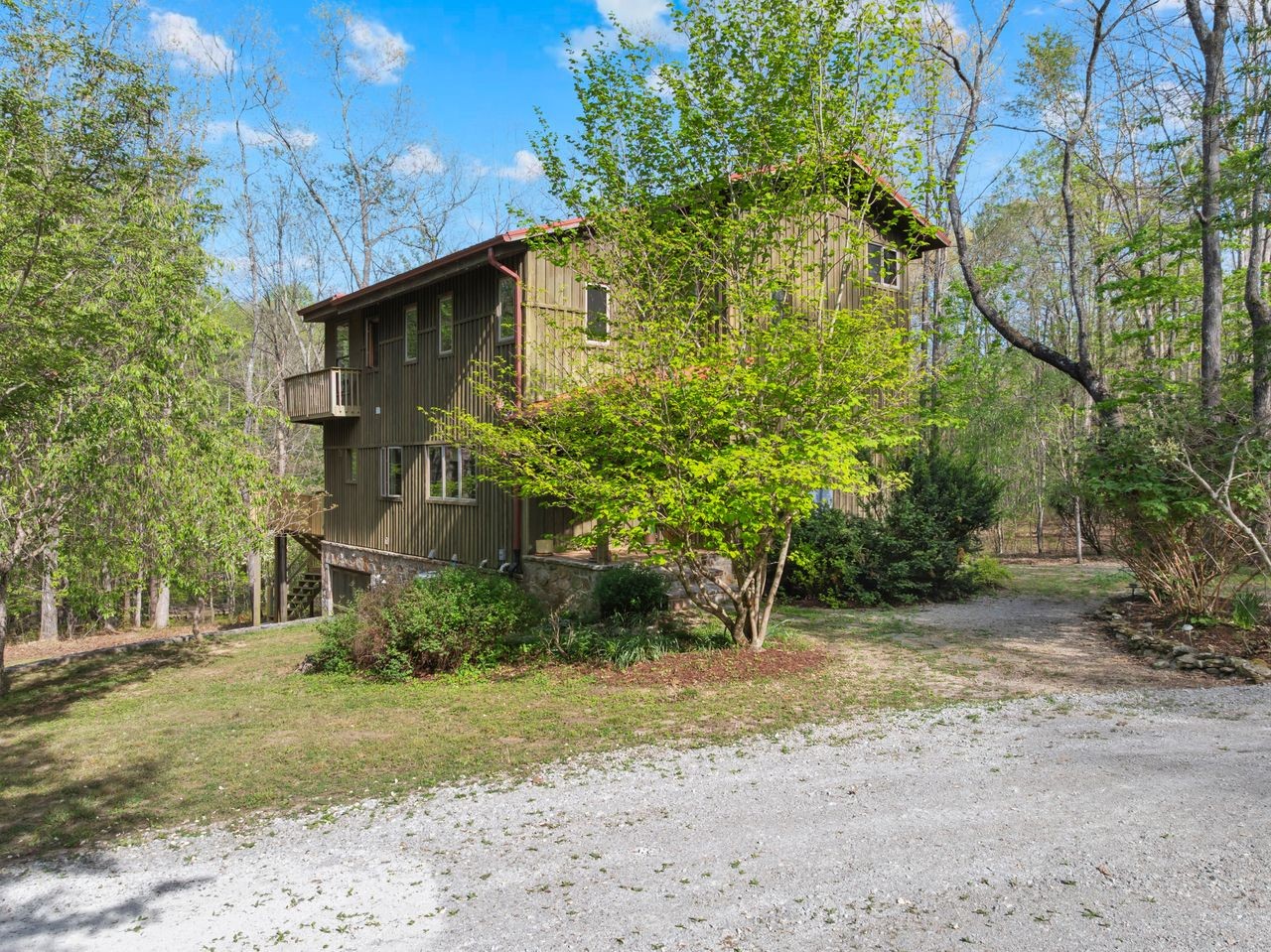 701 Gudger Rd