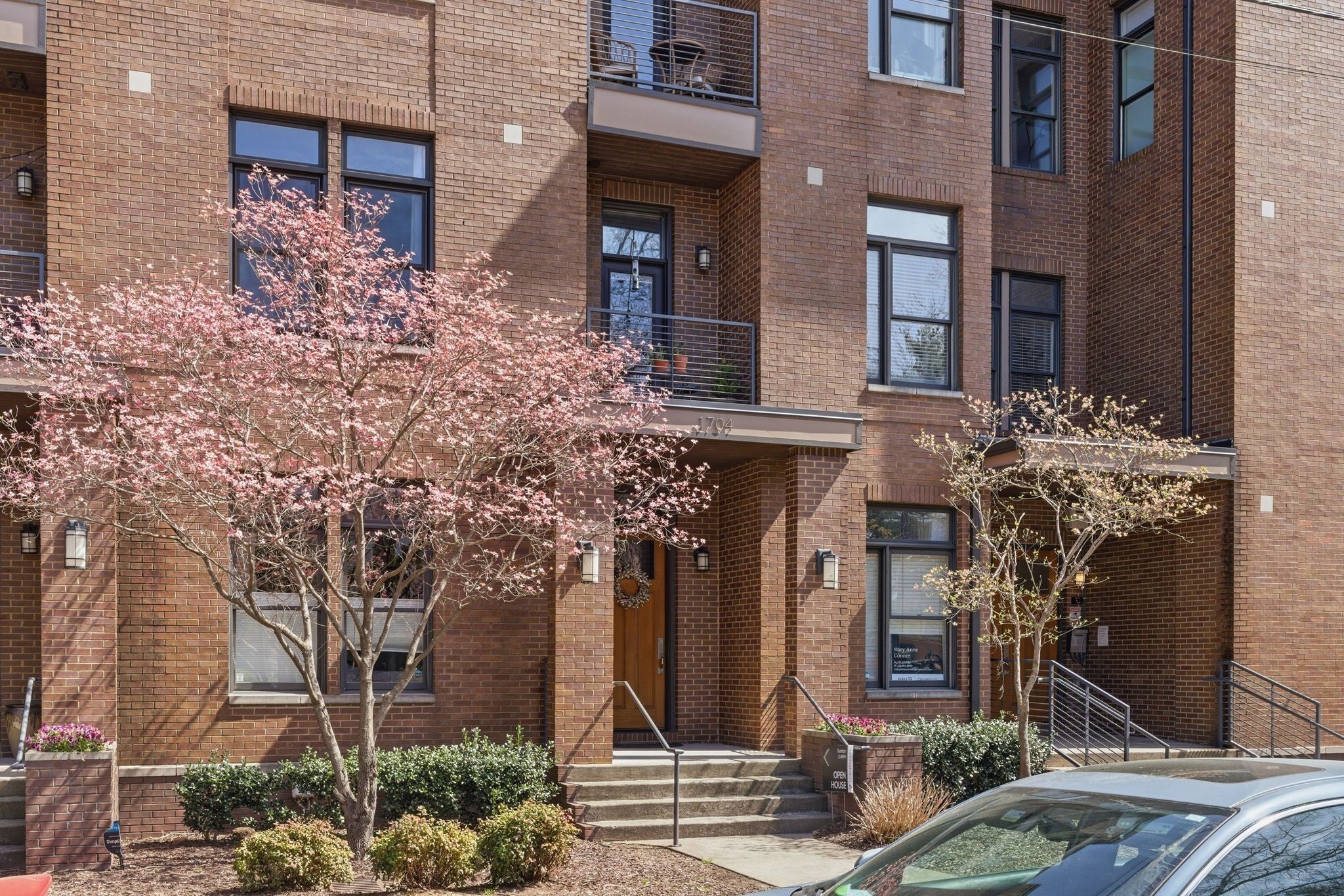 1.0-bed rental at 1706 18th Ave S 205