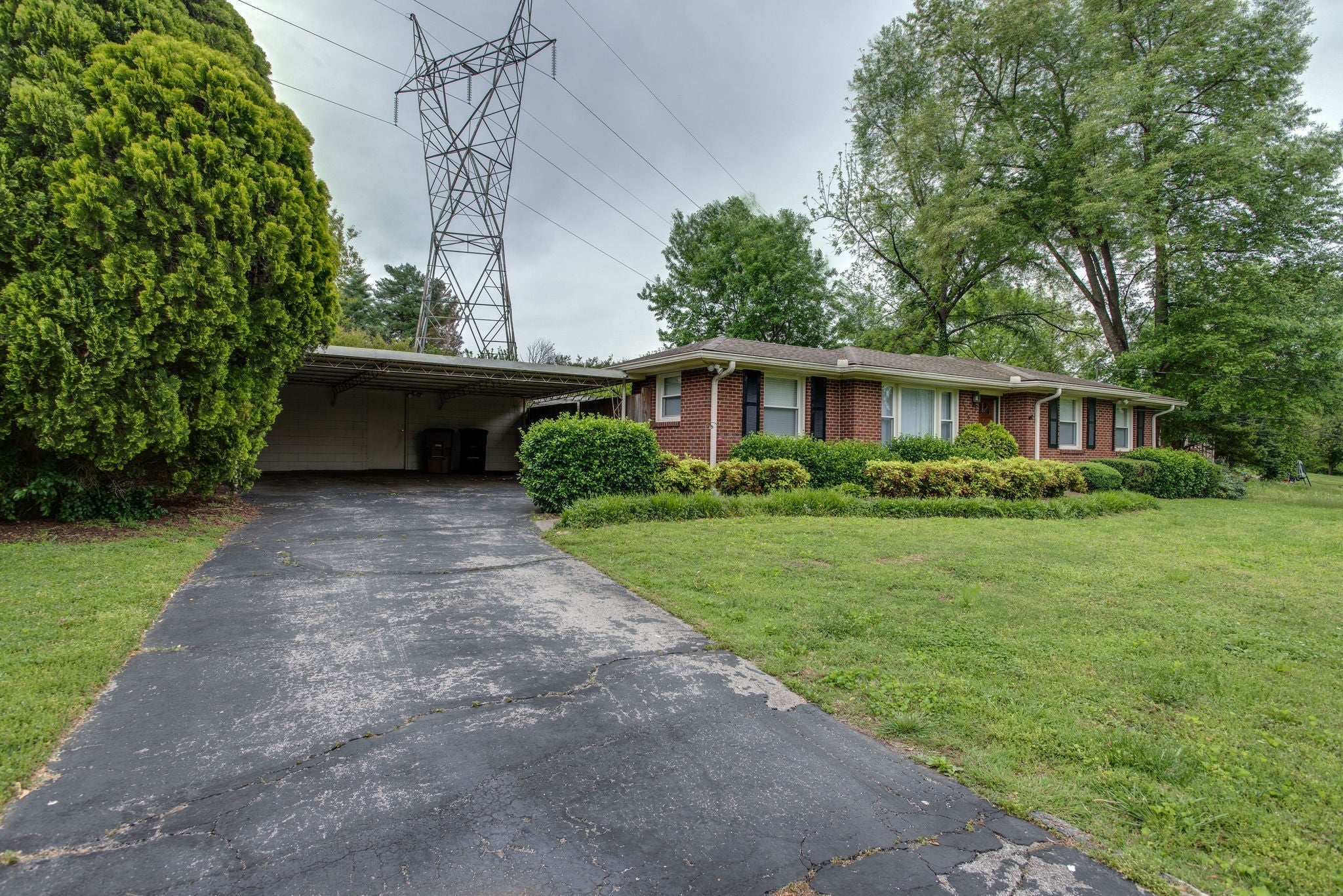 4900 Salem Dr