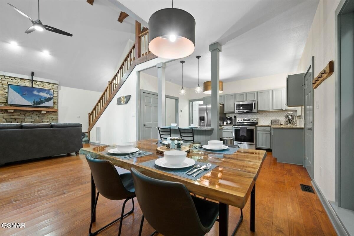 438 Laurel Road