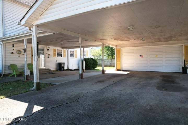 900 Georgia Ave