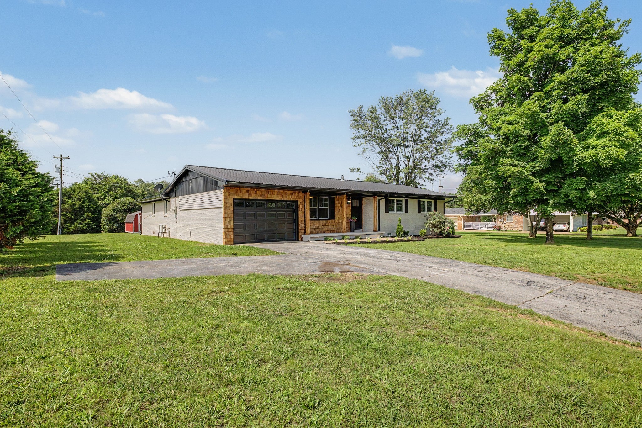 403 Robins St