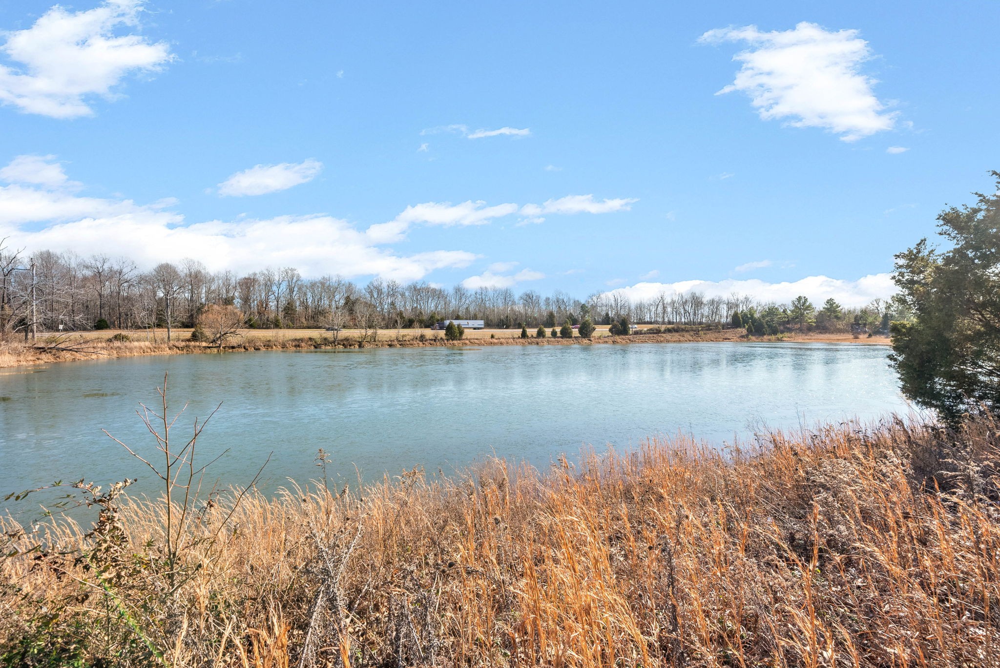 Clarksville, Tennessee 37042, United States, 4 Bedrooms Bedrooms, ,3 BathroomsBathrooms,Residential,Pending,18409