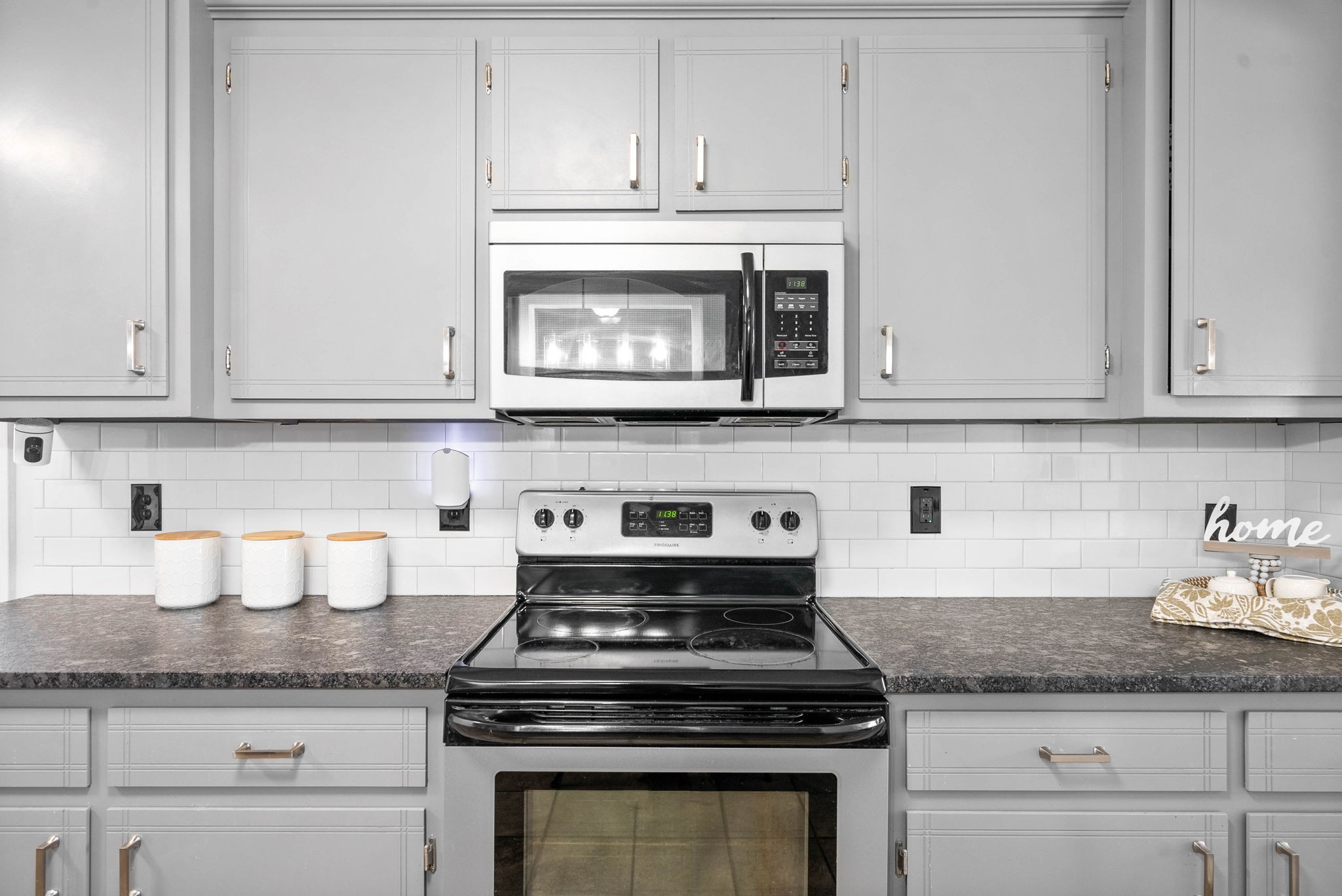 Clarksville, Tennessee 37042, United States, 4 Bedrooms Bedrooms, ,3 BathroomsBathrooms,Residential,Pending,18409