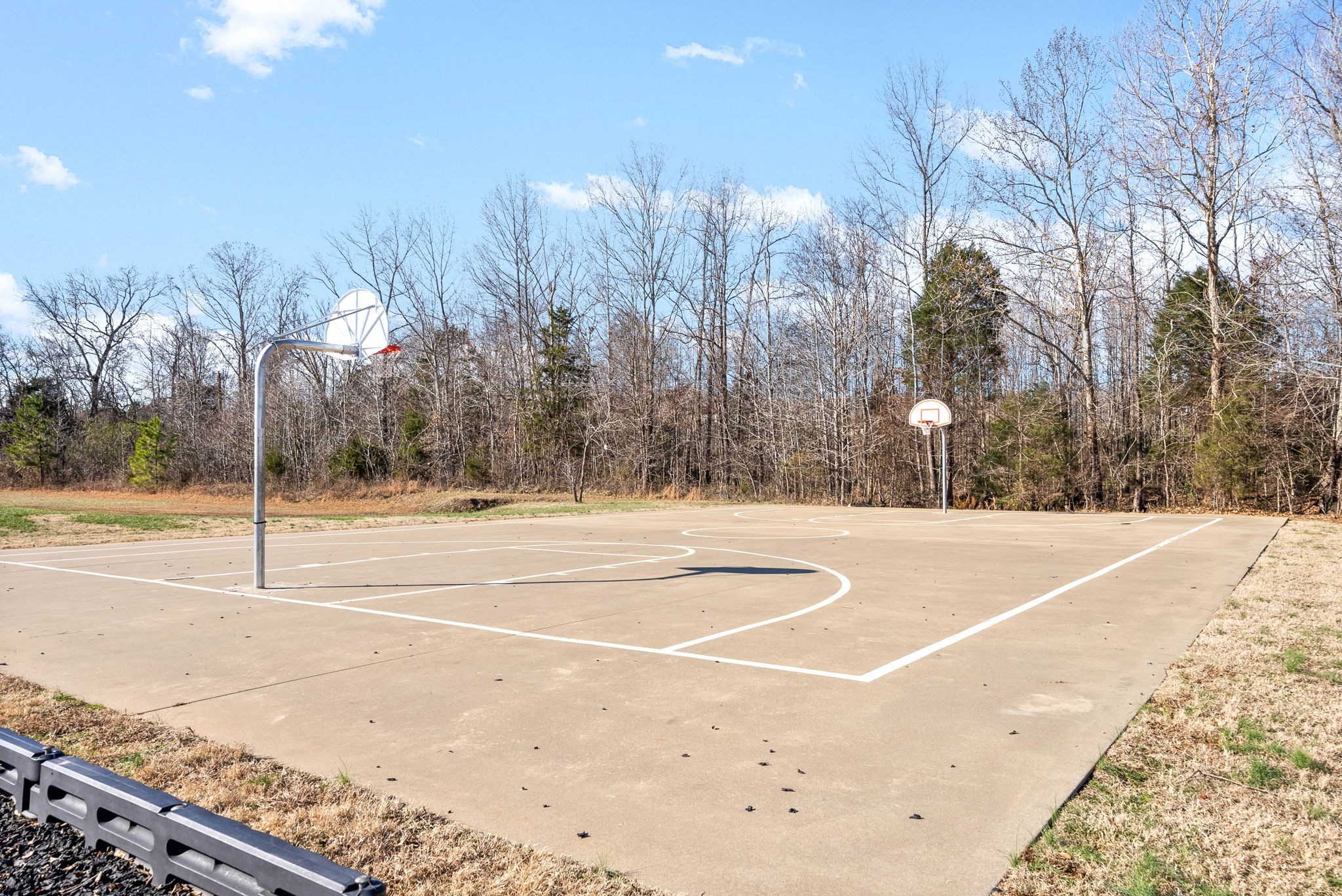 Clarksville, Tennessee 37042, United States, 4 Bedrooms Bedrooms, ,3 BathroomsBathrooms,Residential,Pending,18409