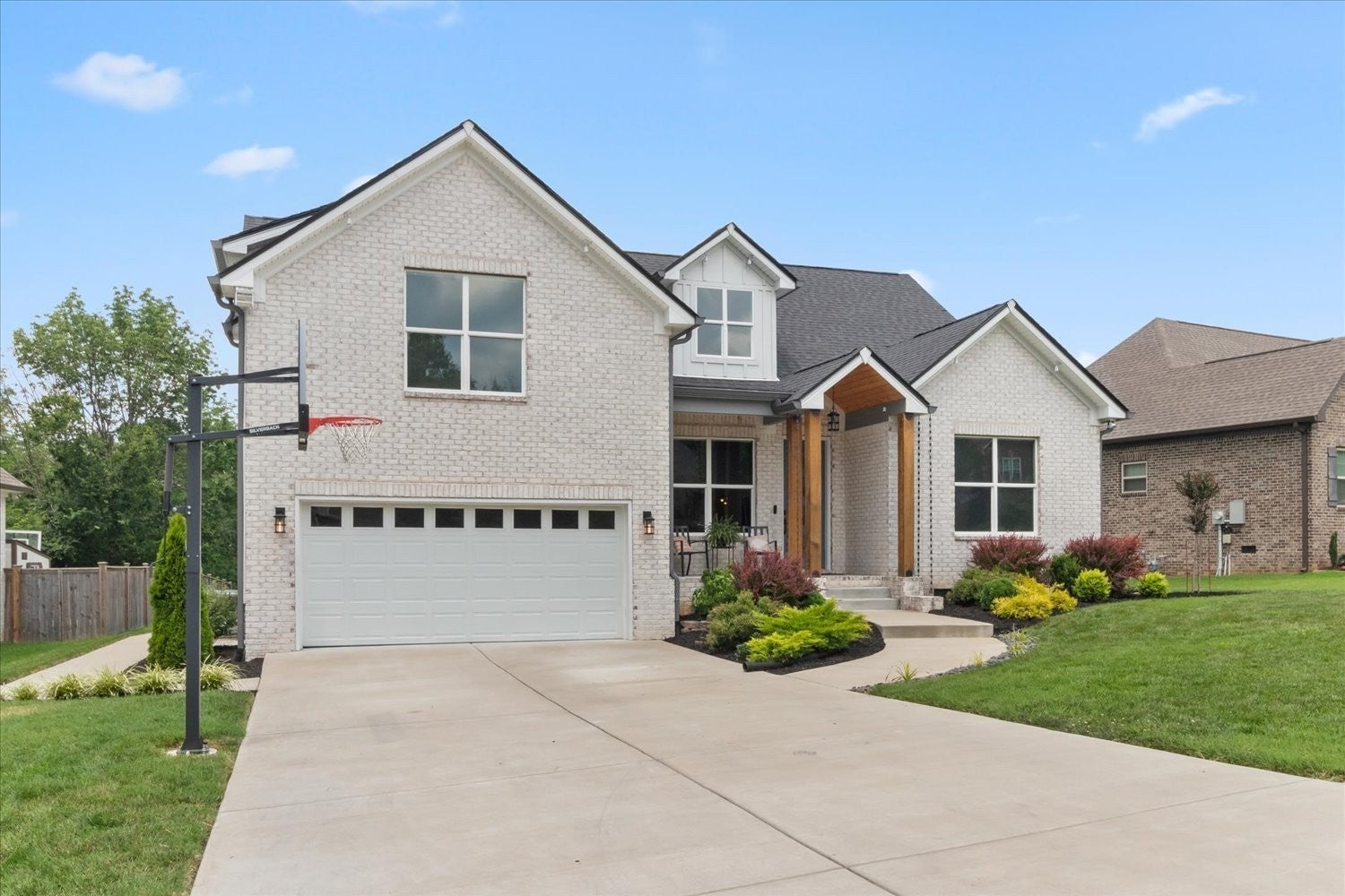 4002 Omaha Ct