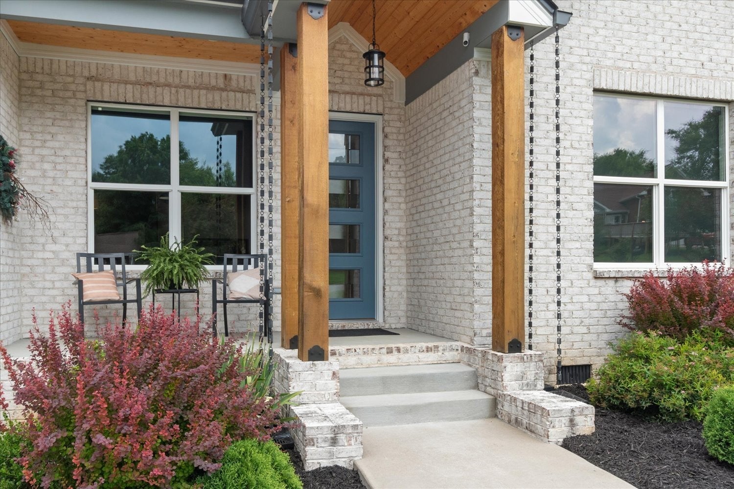 4002 Omaha Ct
