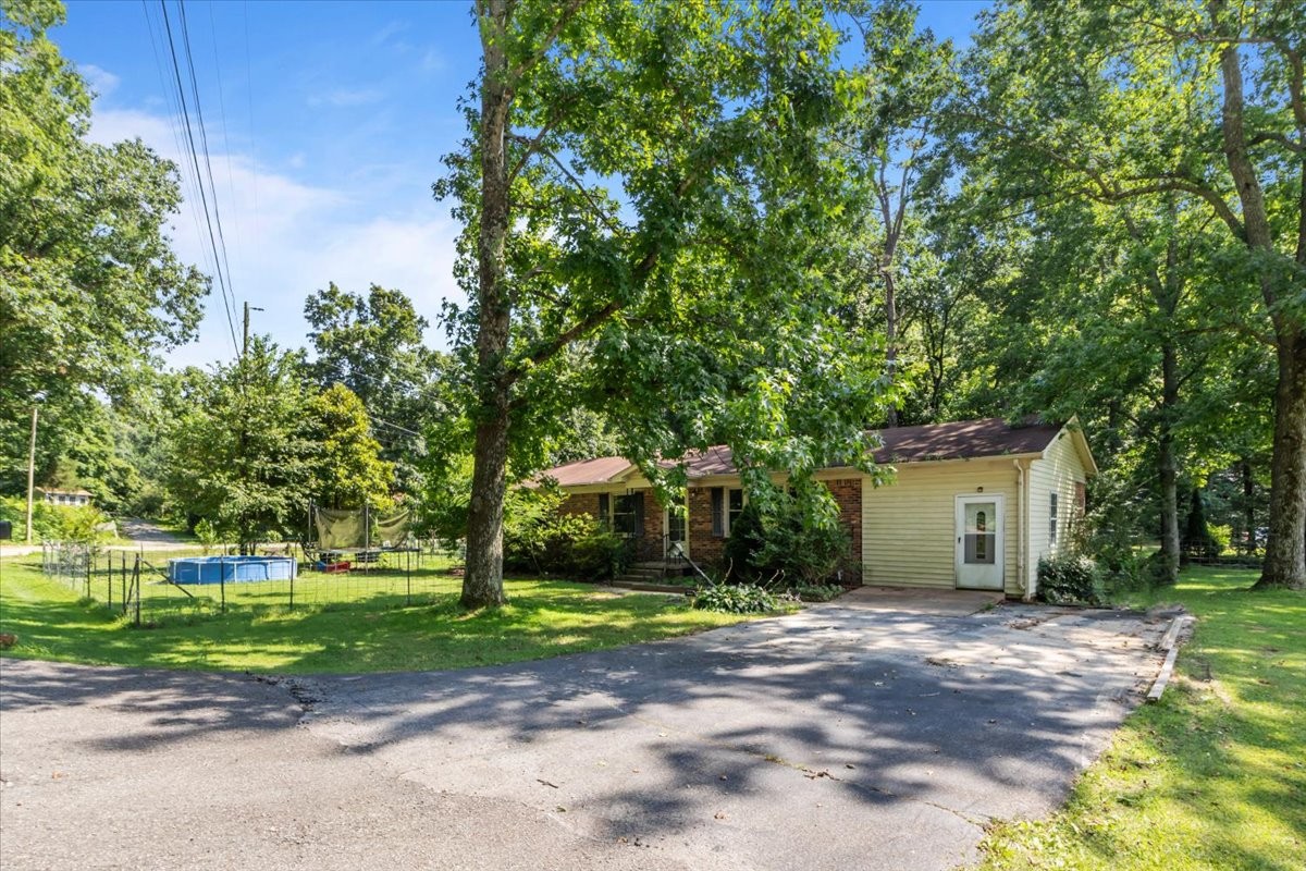 106 Ulcer Hollow Rd