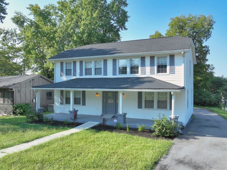 4-bed home for sale in Old Hickory, TN 37138, 102 Becker Ave 102 Becker Ave, Old Hickory TN 37138 4-bed home, photo 2 of 37