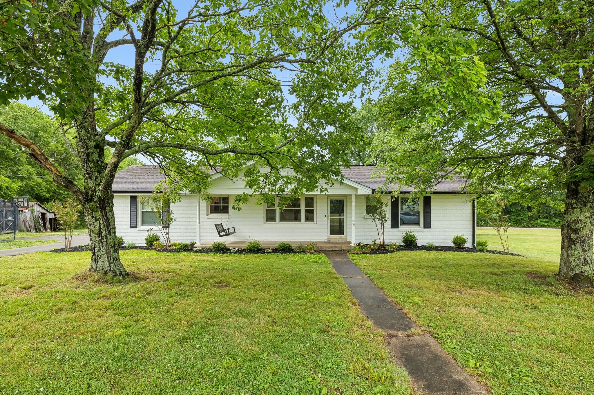 174 Young Rd