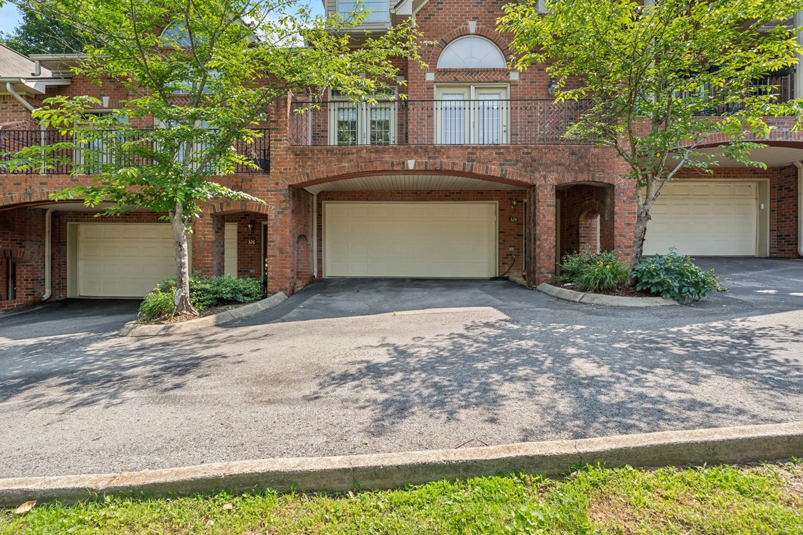 324 Riverstone Blvd