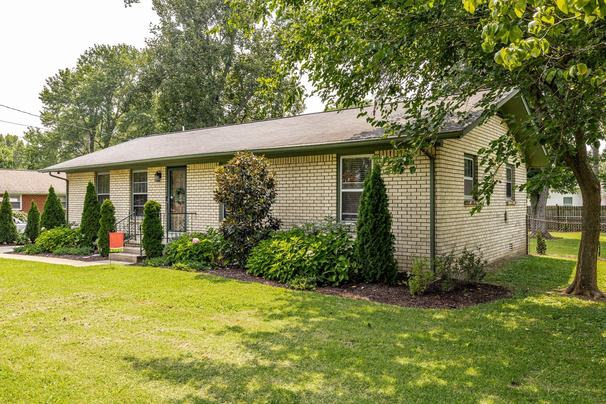 934 Temple Ct
