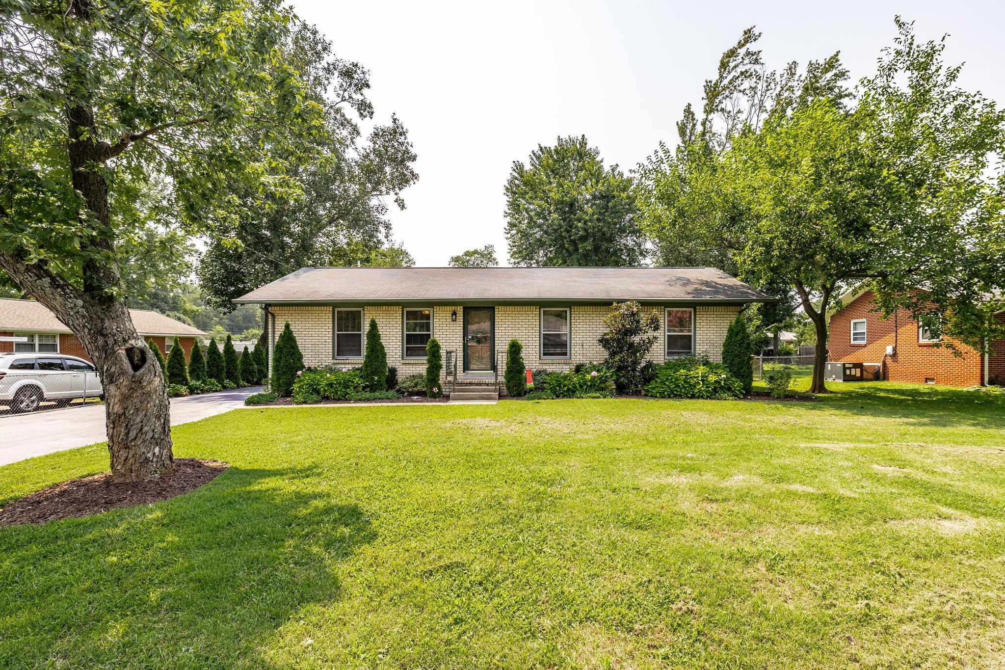 934 Temple Ct