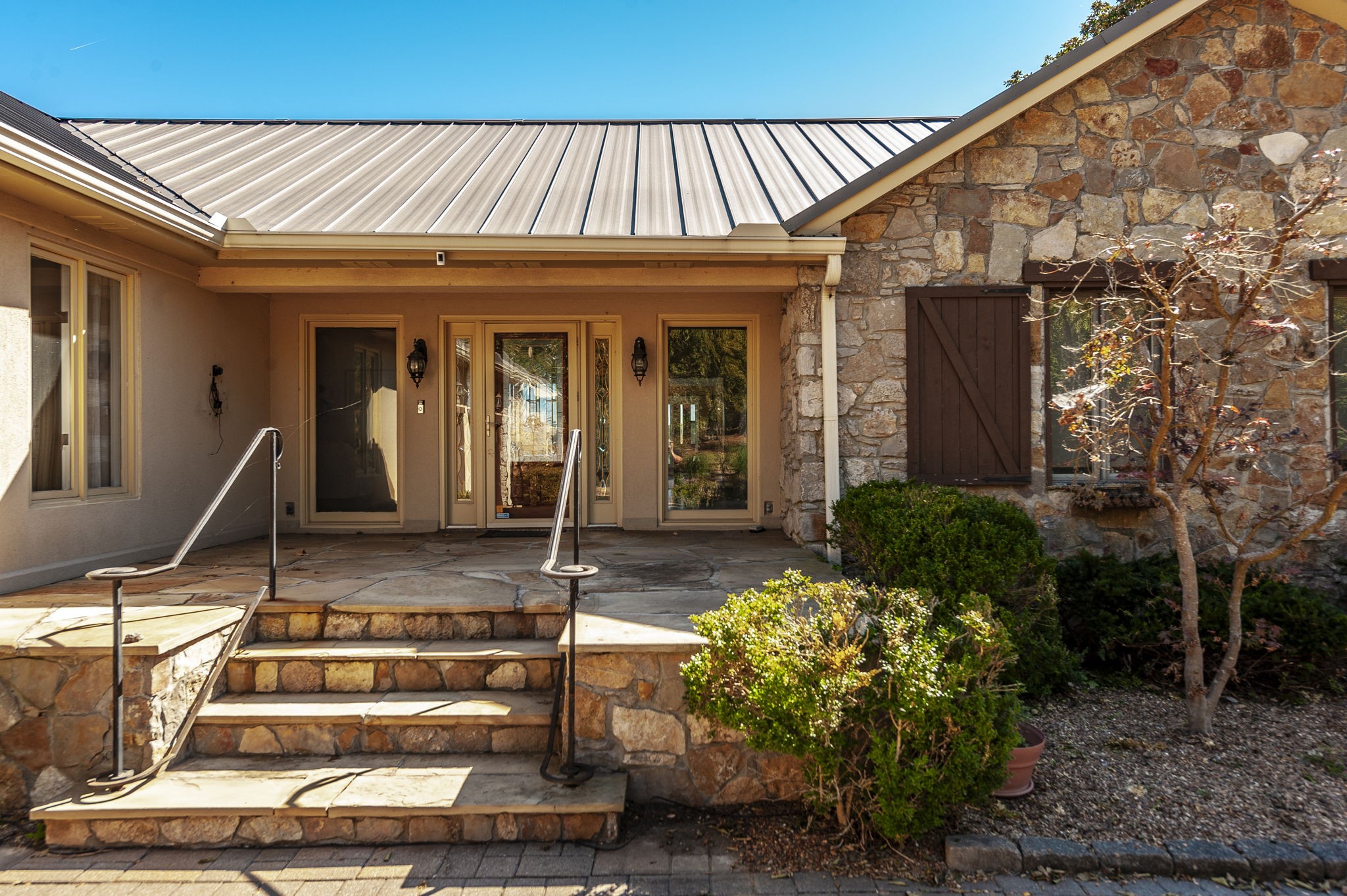 102 Bluegrass Cir