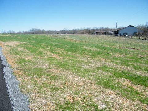 120 Daniel Lane Westmoreland TN 37186